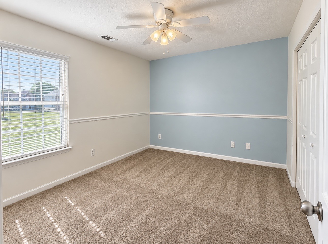 551 Albion Cir Property Photo 17