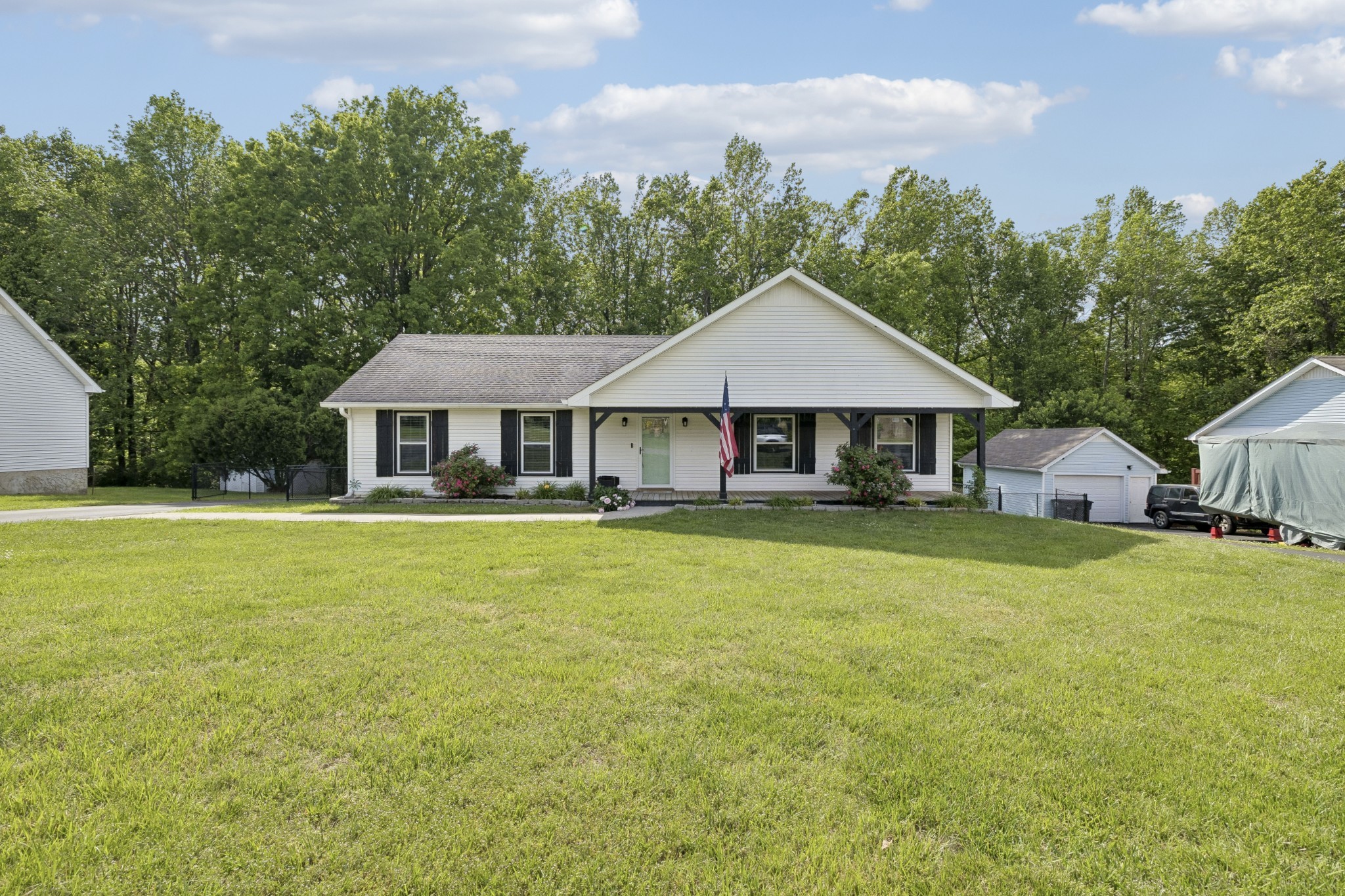 105 Hilco Dr Property Photo 1