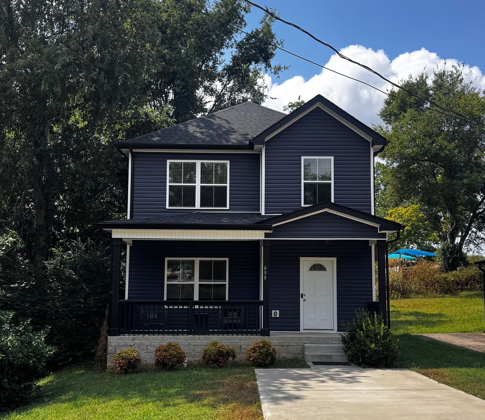 699 Ford St Property Photo 1