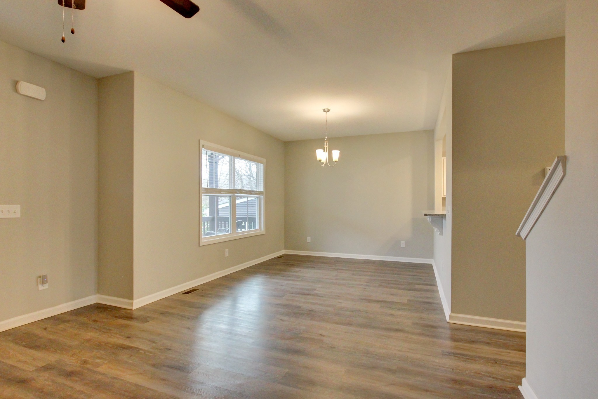 699 Ford St Property Photo 5