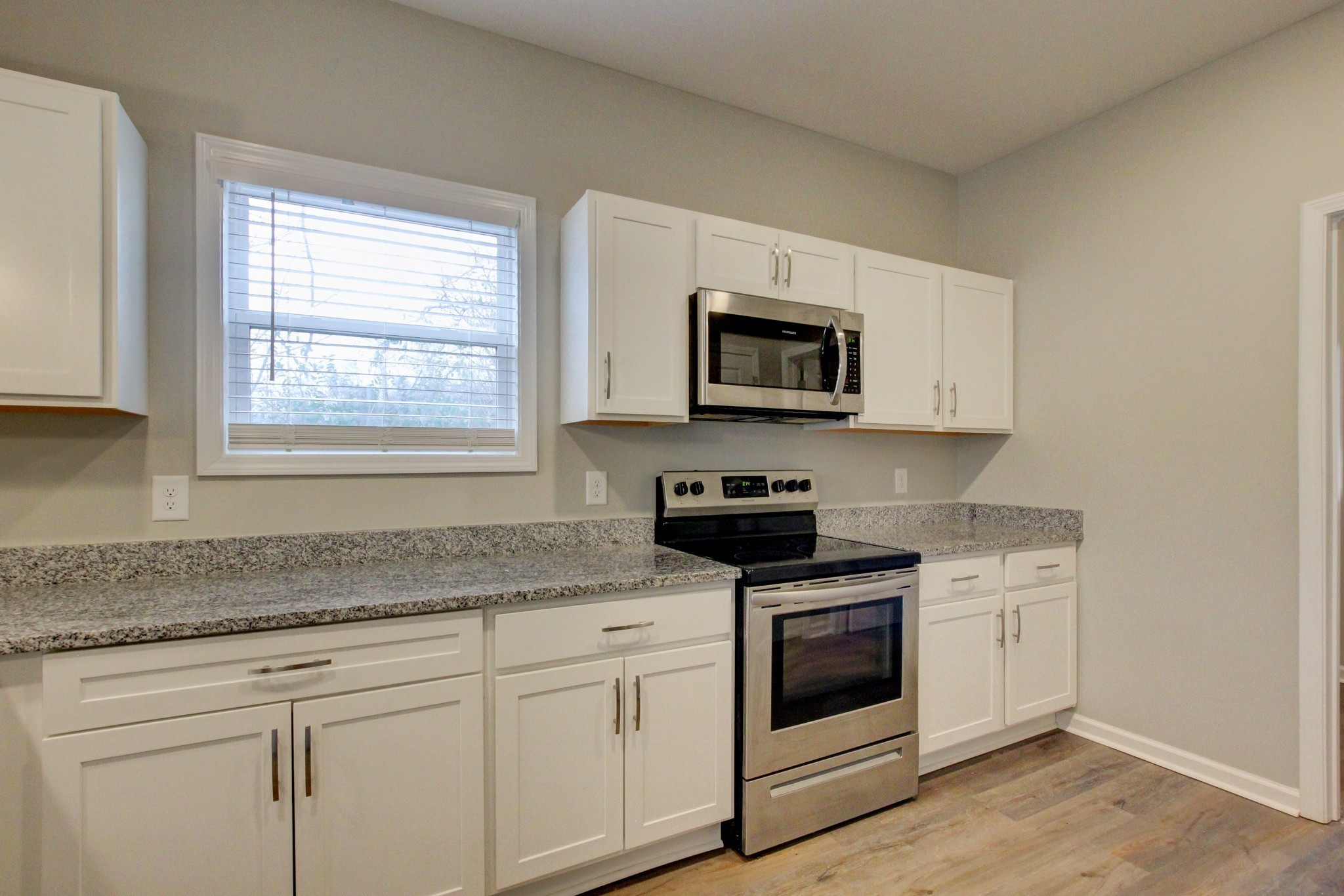 699 Ford St Property Photo 10