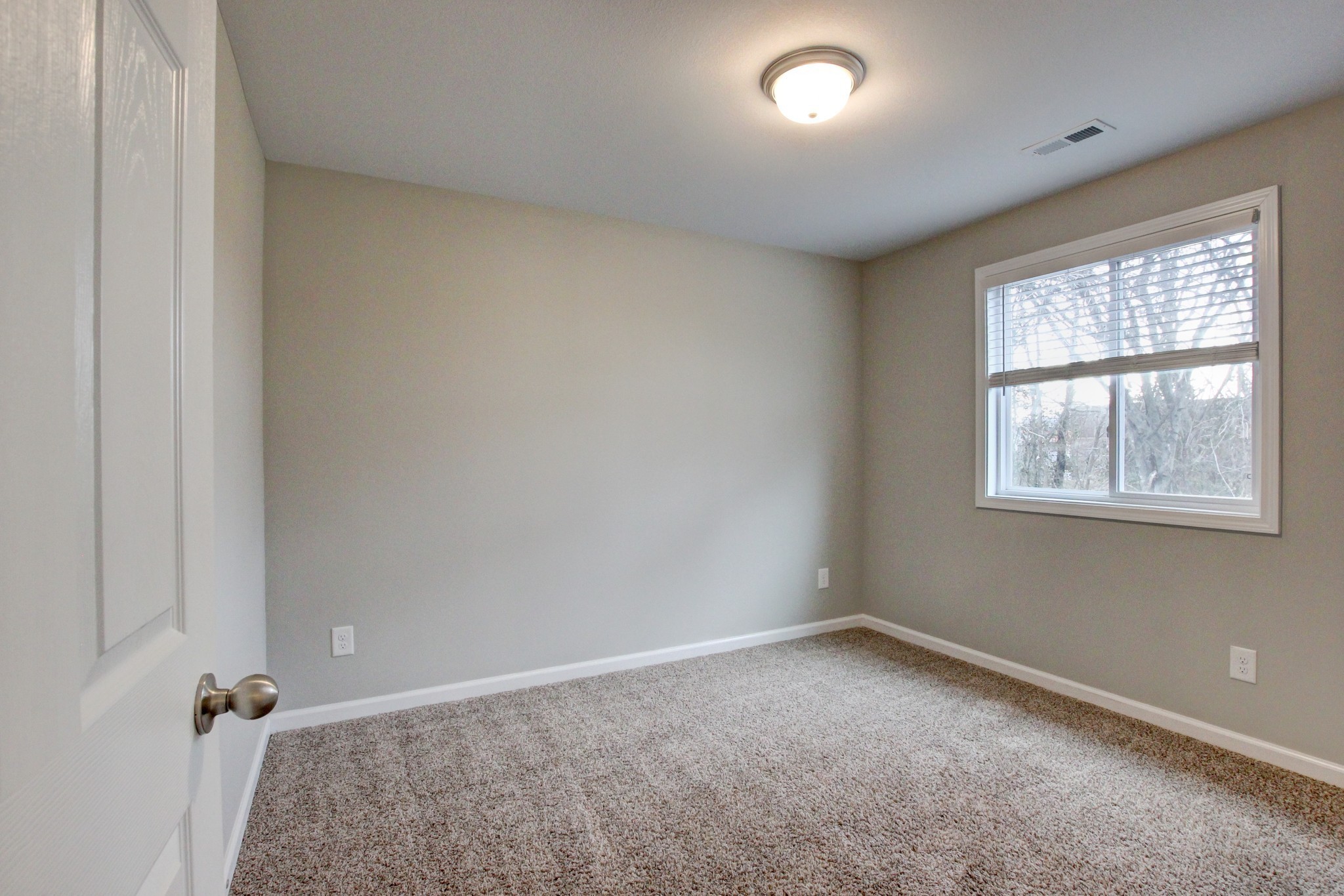 699 Ford St Property Photo 26