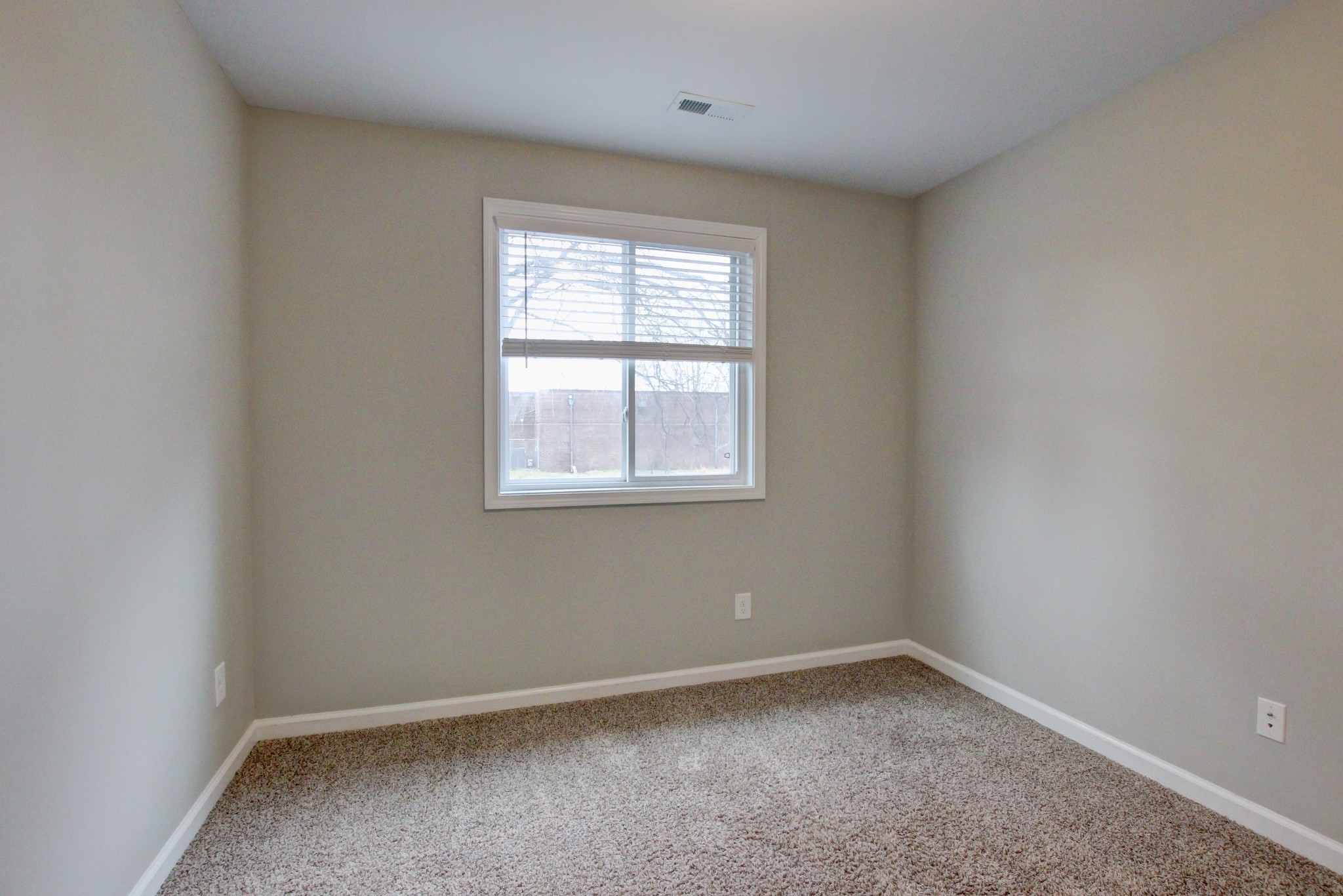 699 Ford St Property Photo 27