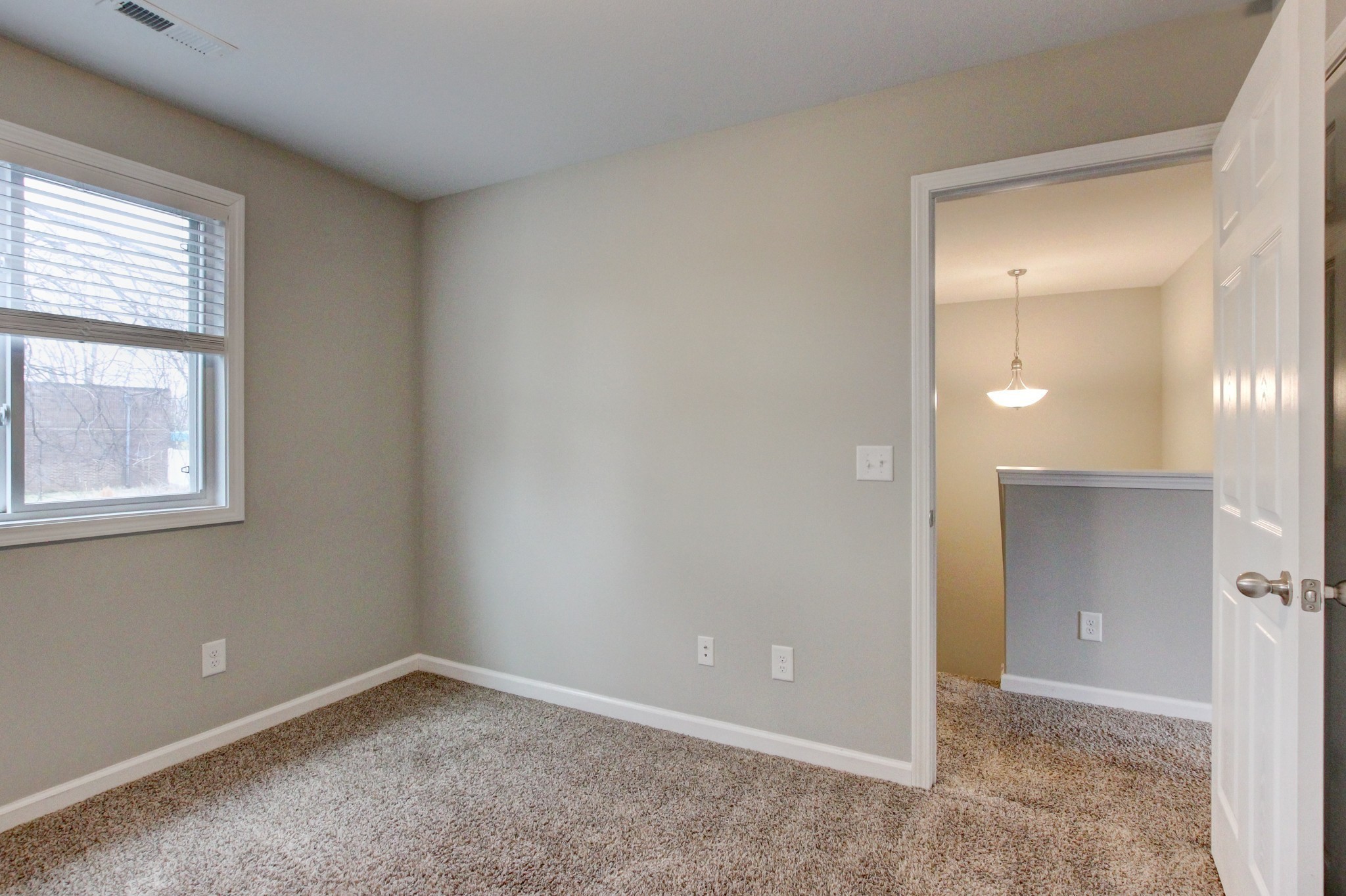699 Ford St Property Photo 28