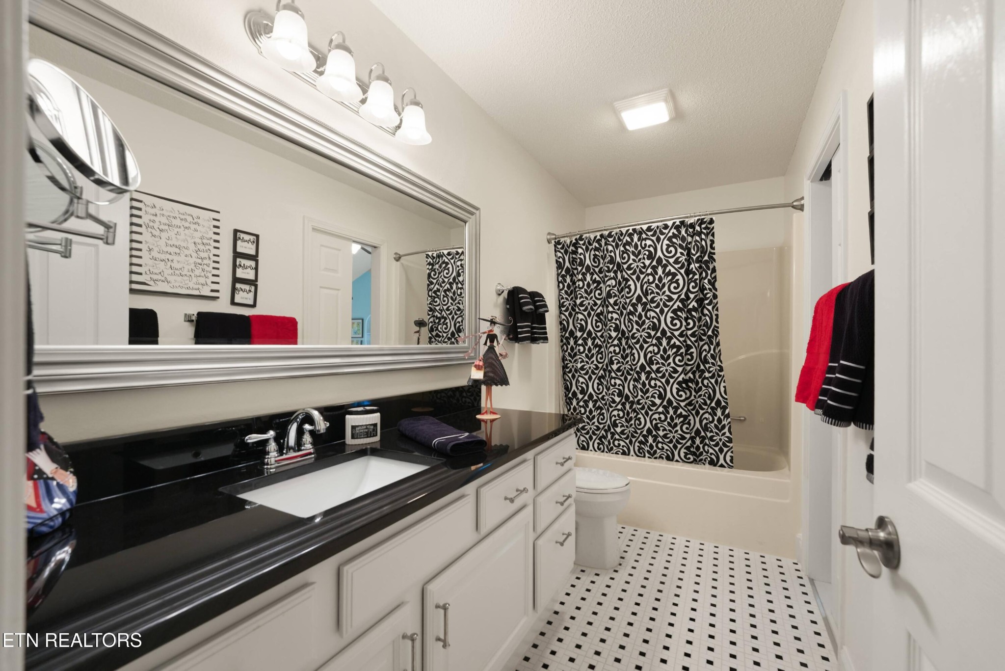 18 Mountain View Circle Property Photo 8