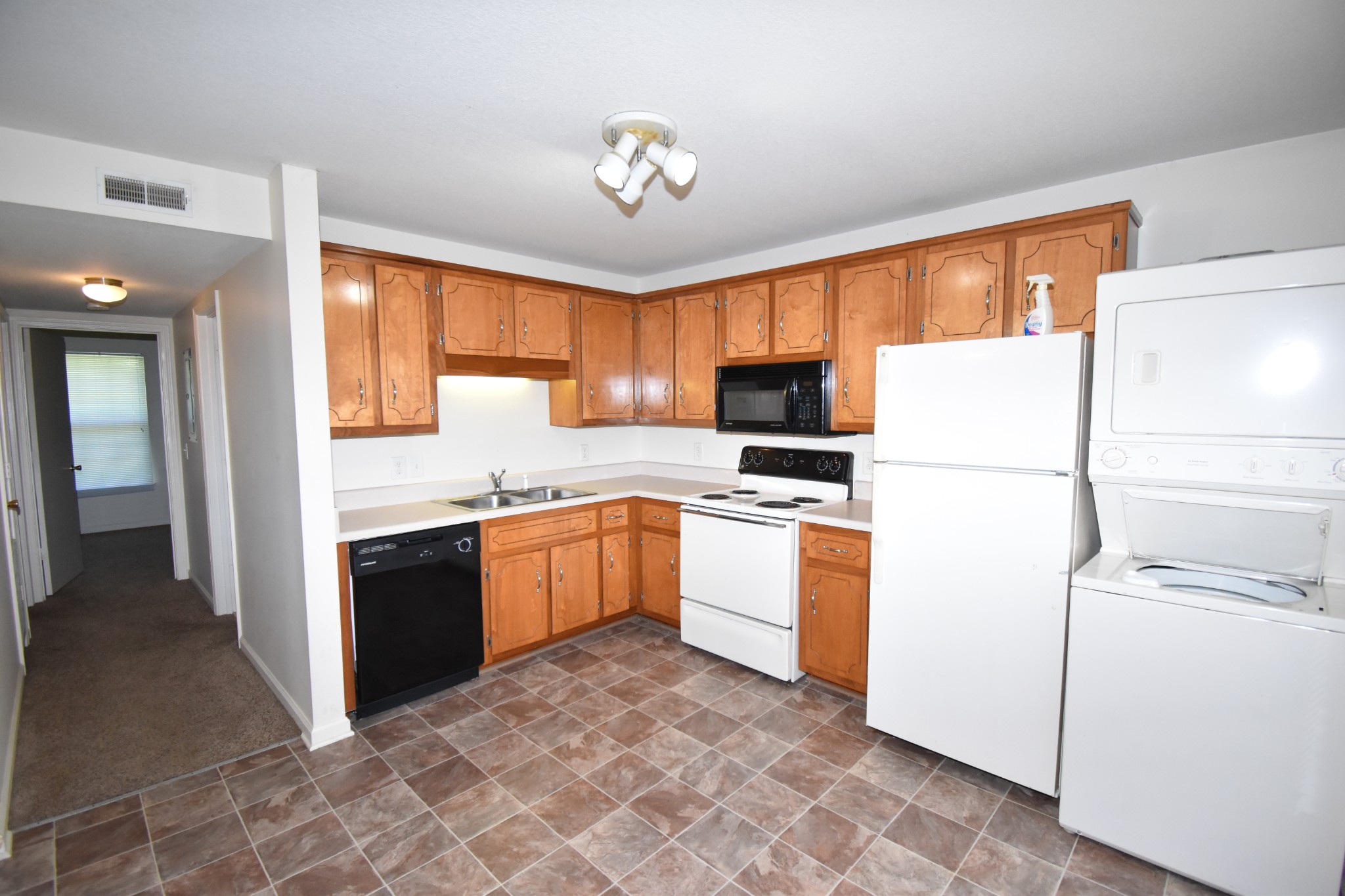 636 Robb Ave Property Photo 5