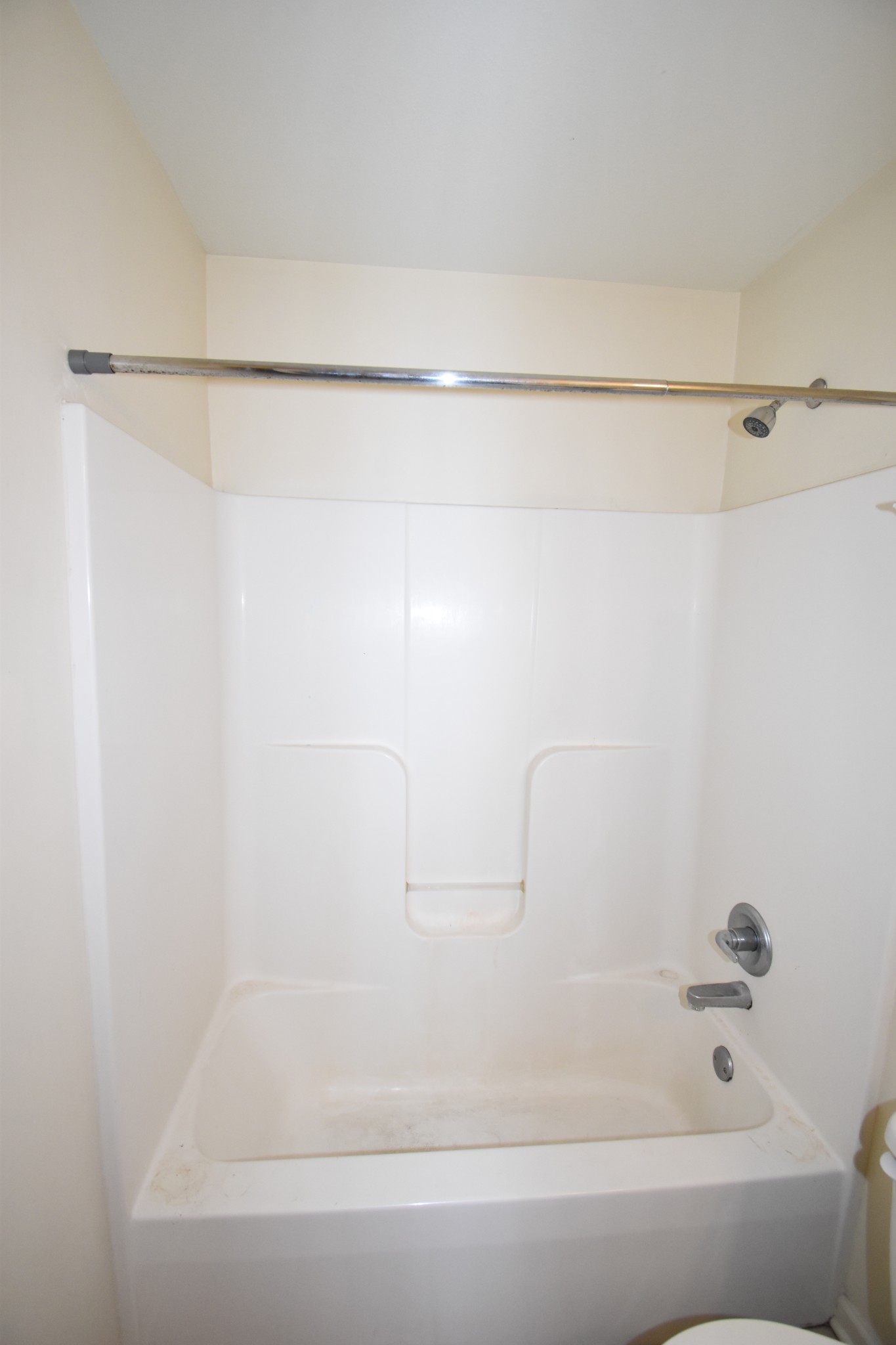 636 Robb Ave Property Photo 9
