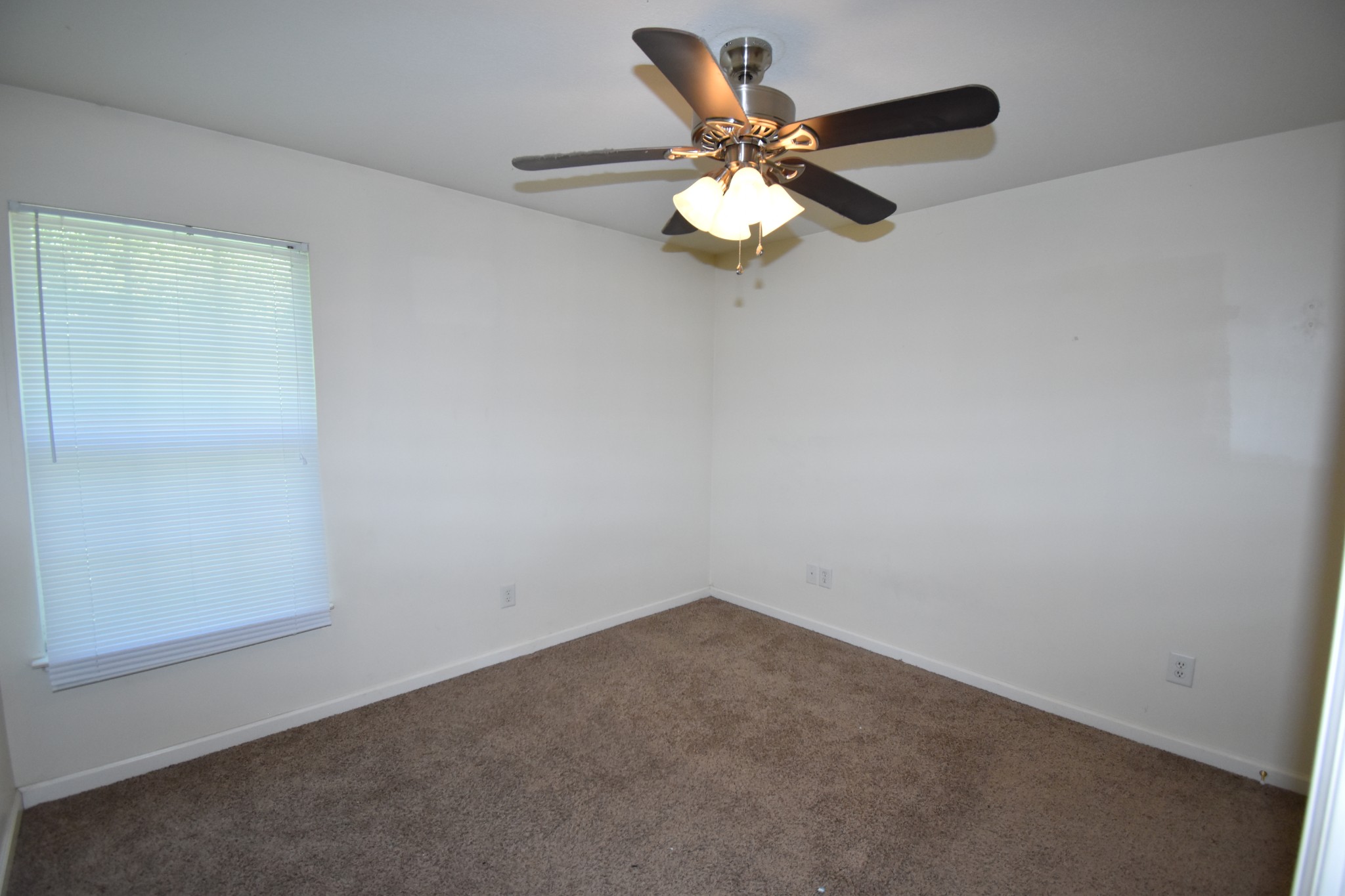 636 Robb Ave Property Photo 11