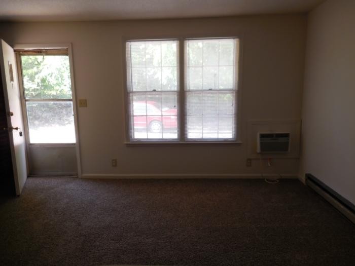 1602 Paradise Hill Rd Property Photo 2