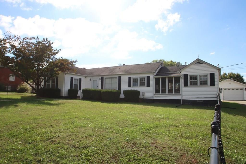 319 Mount View Dr Property Photo 1