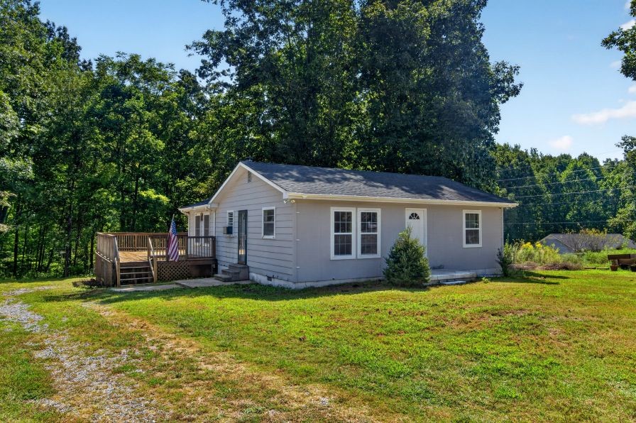 7313 Taylor Rd Property Photo 1