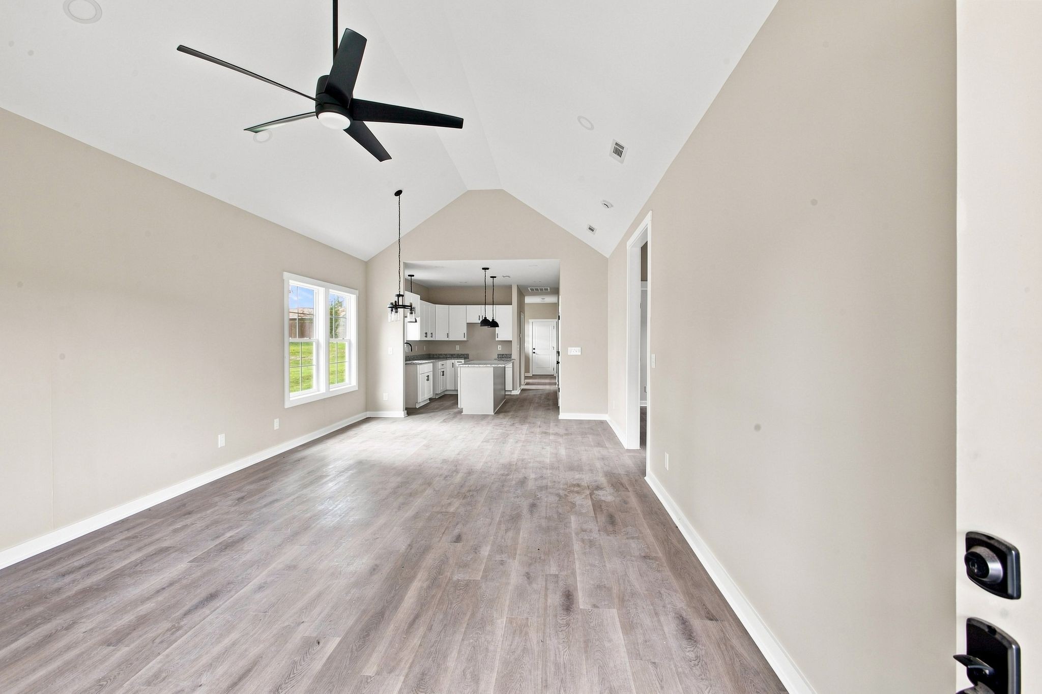 207 Scott St Property Photo 6