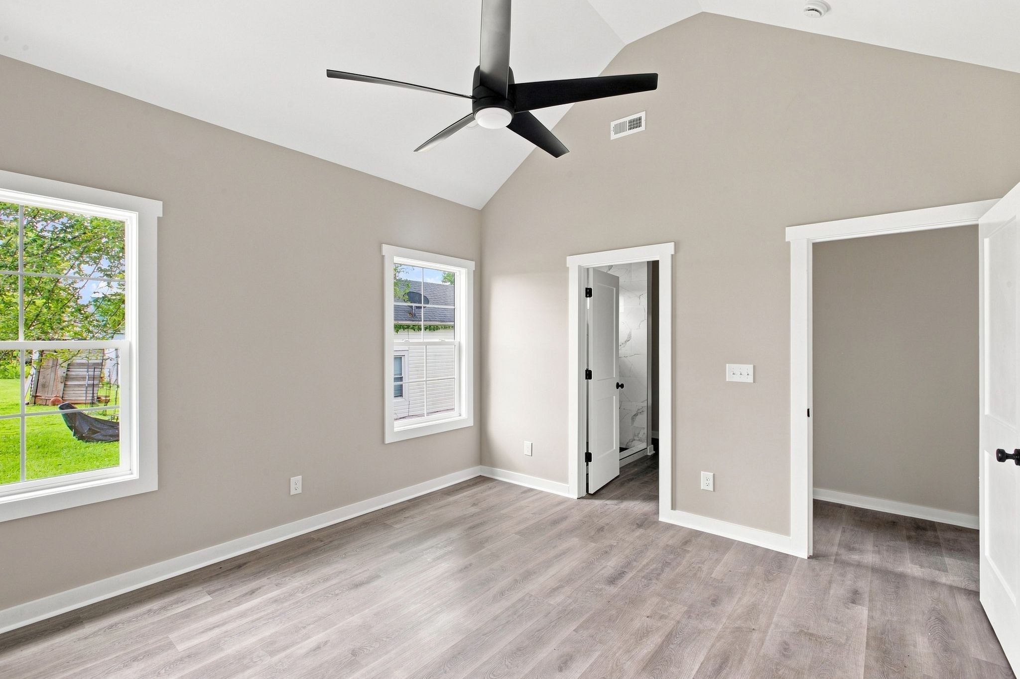 207 Scott St Property Photo 16