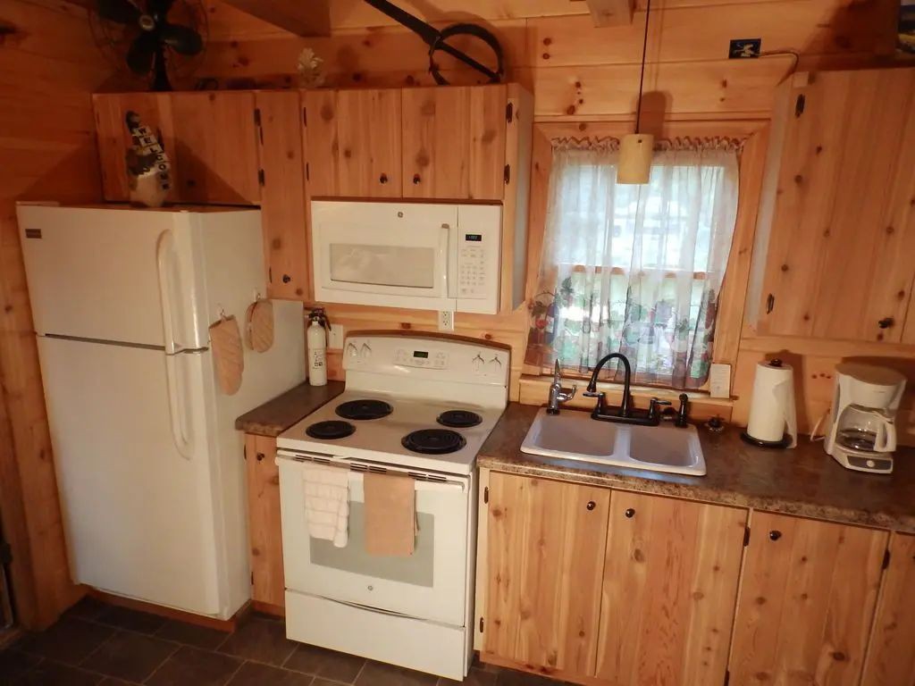 9852 Mullins Cove Rd Property Photo 7