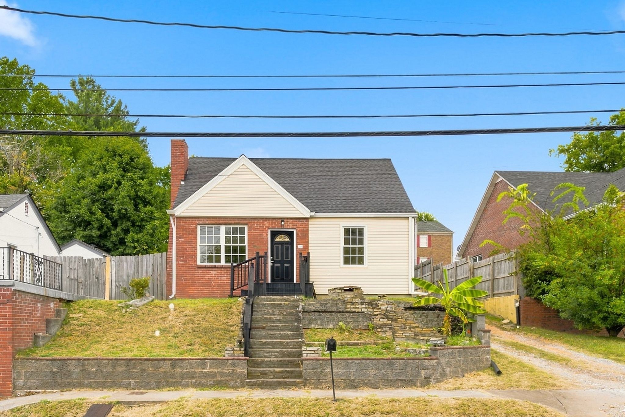 409 7th Ave, W Property Photo 1