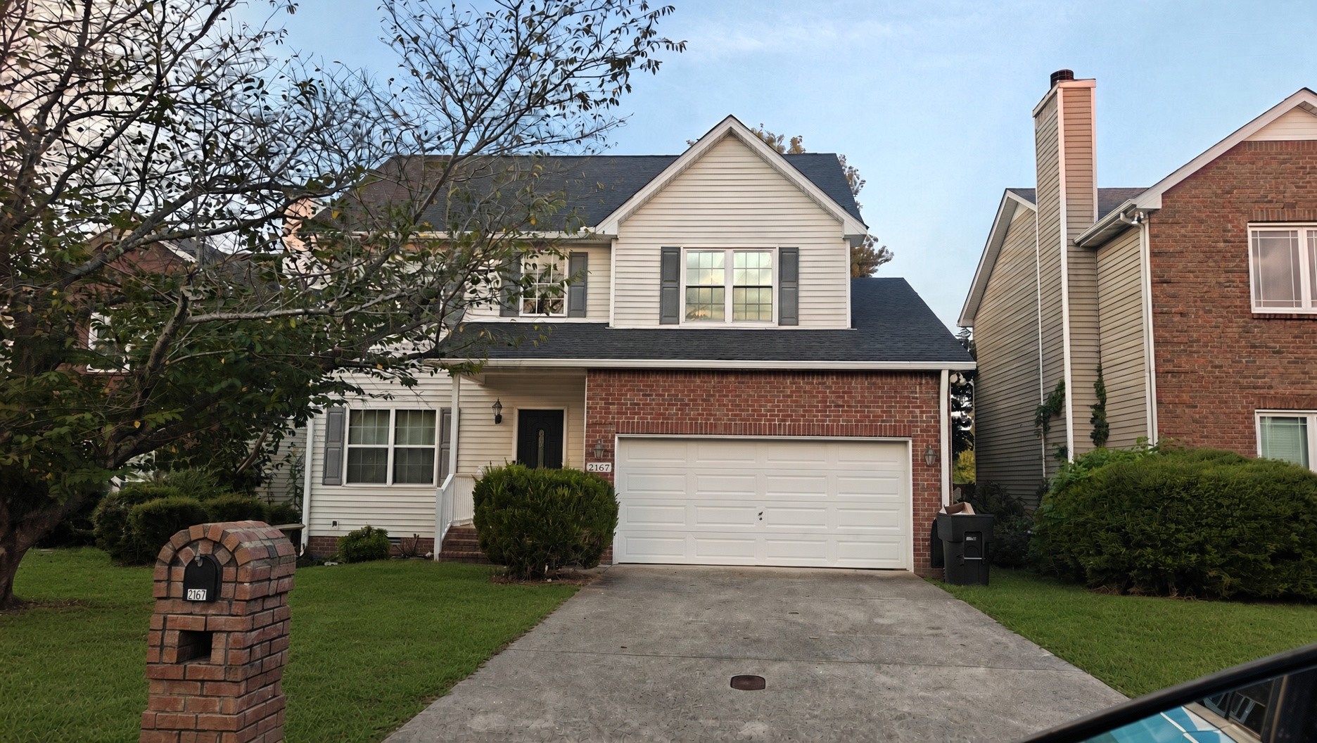 2167 Oak Hill Dr Property Photo 1