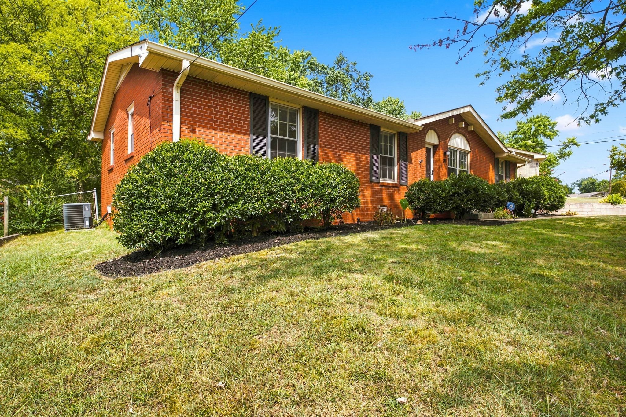 211 Blue Ridge Dr Property Photo 2