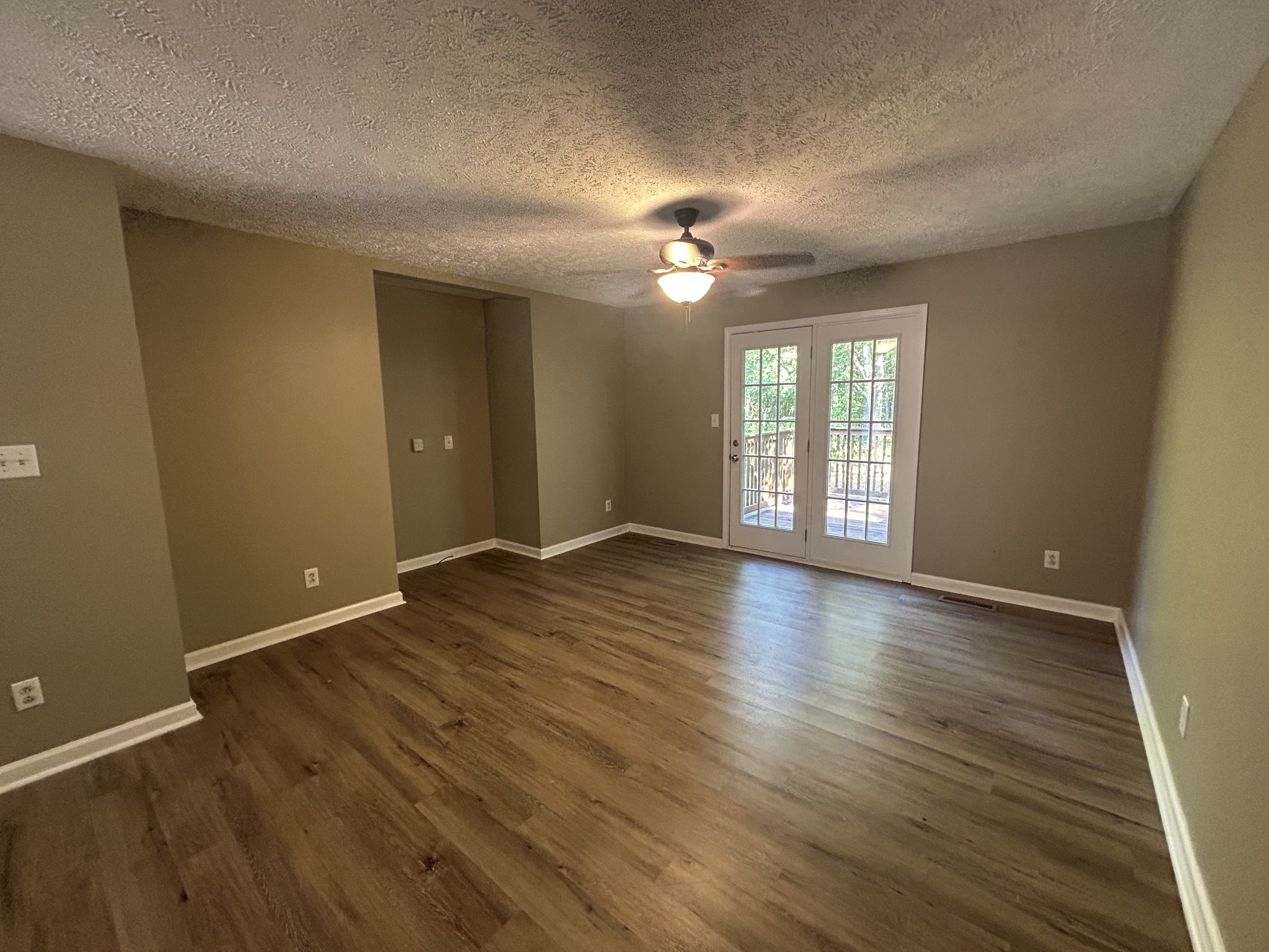1827 Pinnacle Rd Property Photo 3