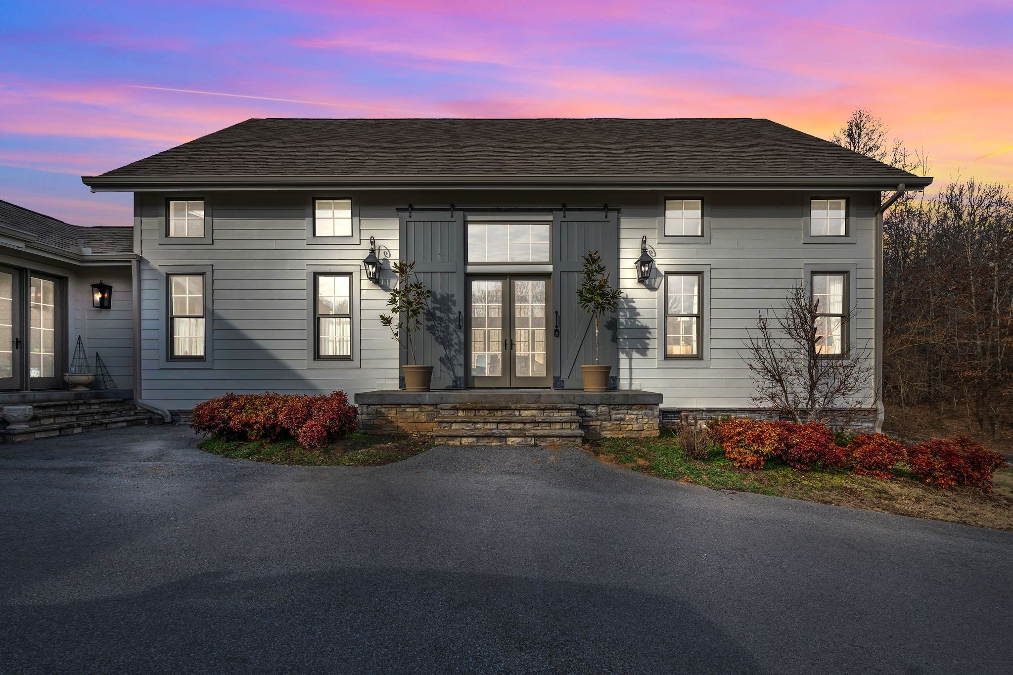 712 Highway 48, S Property Photo 2