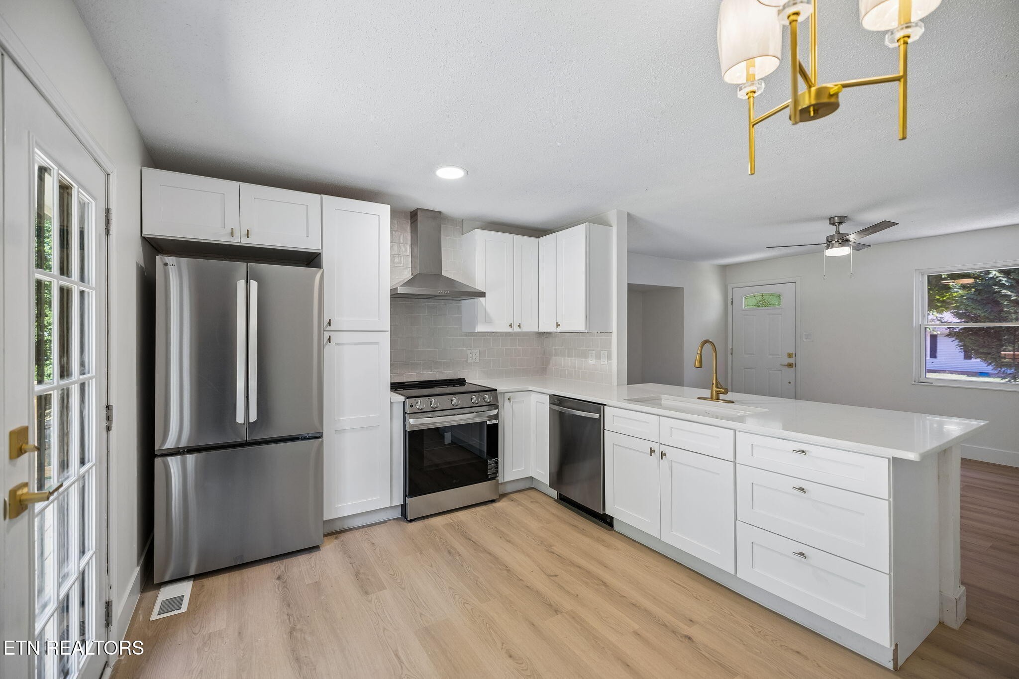 6409 Shrewsbury Drive Property Photo 4