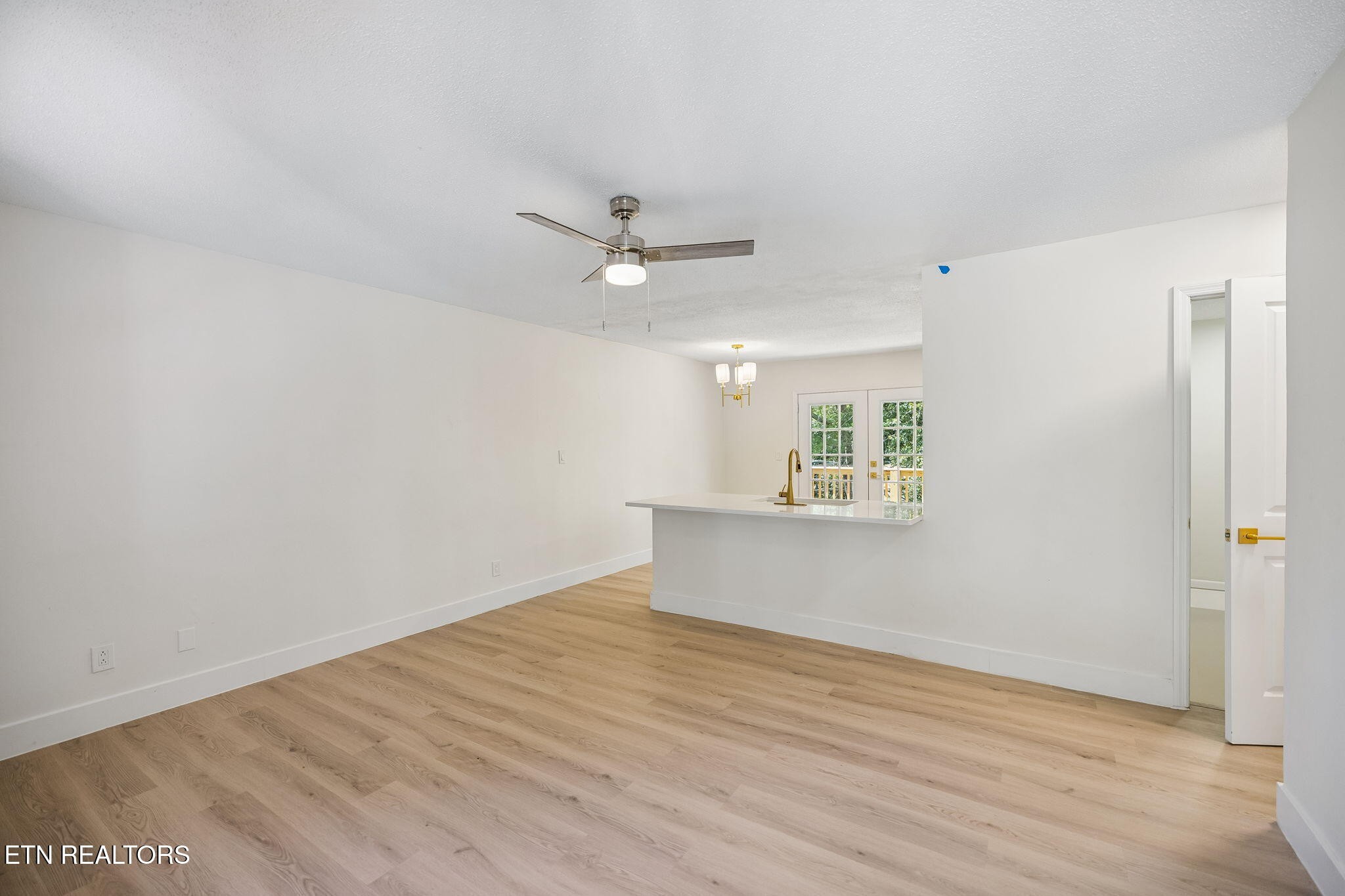 6409 Shrewsbury Drive Property Photo 6
