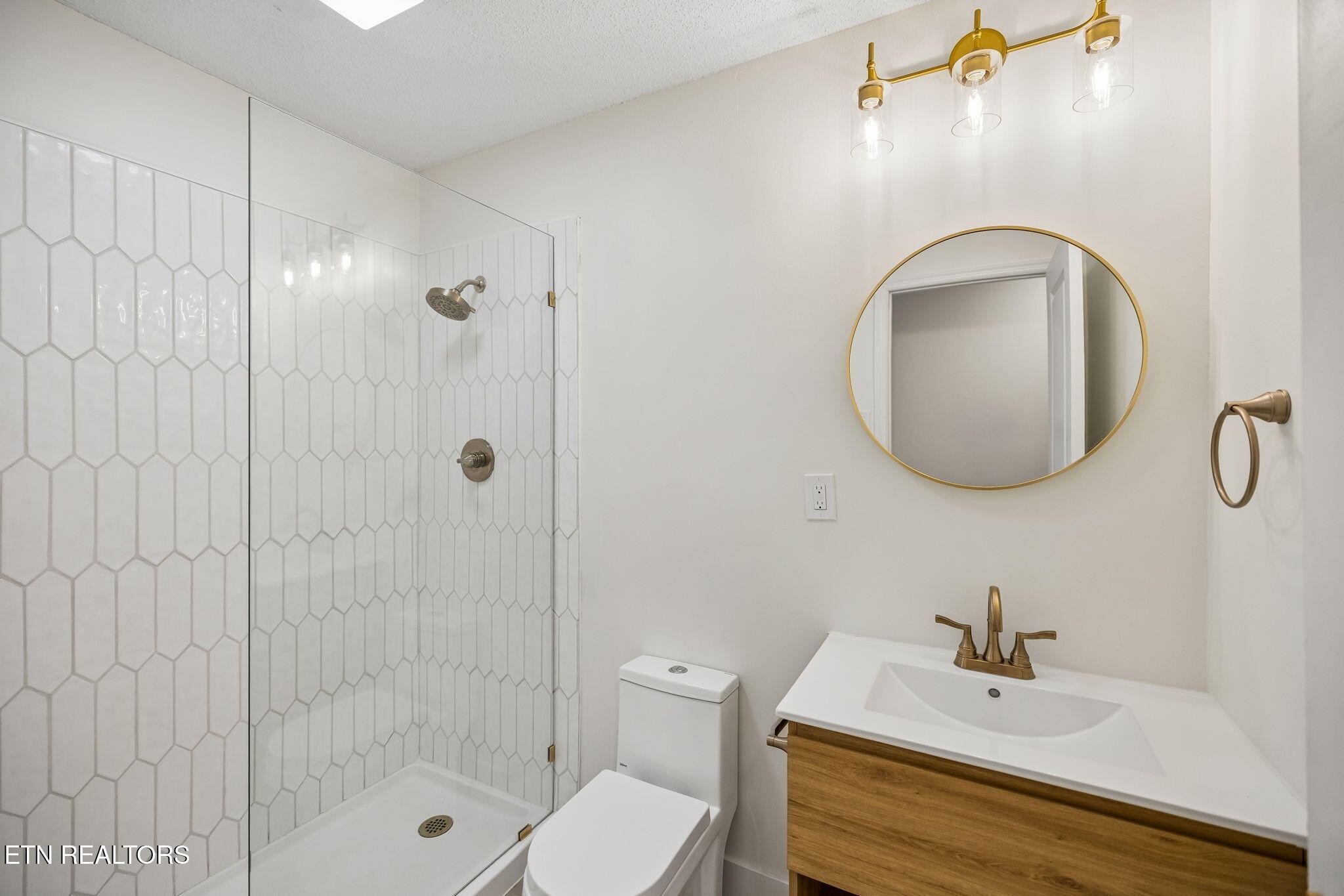 6409 Shrewsbury Drive Property Photo 7