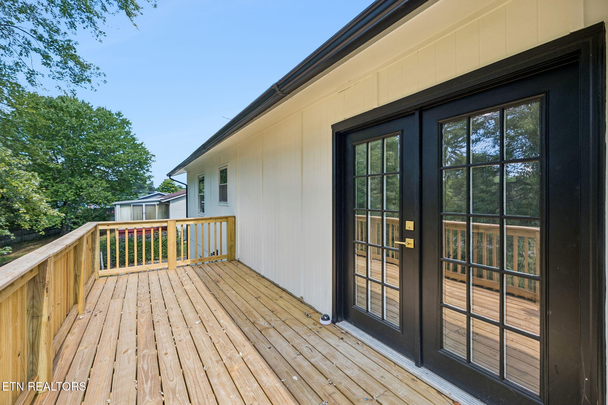 6409 Shrewsbury Drive Property Photo 8