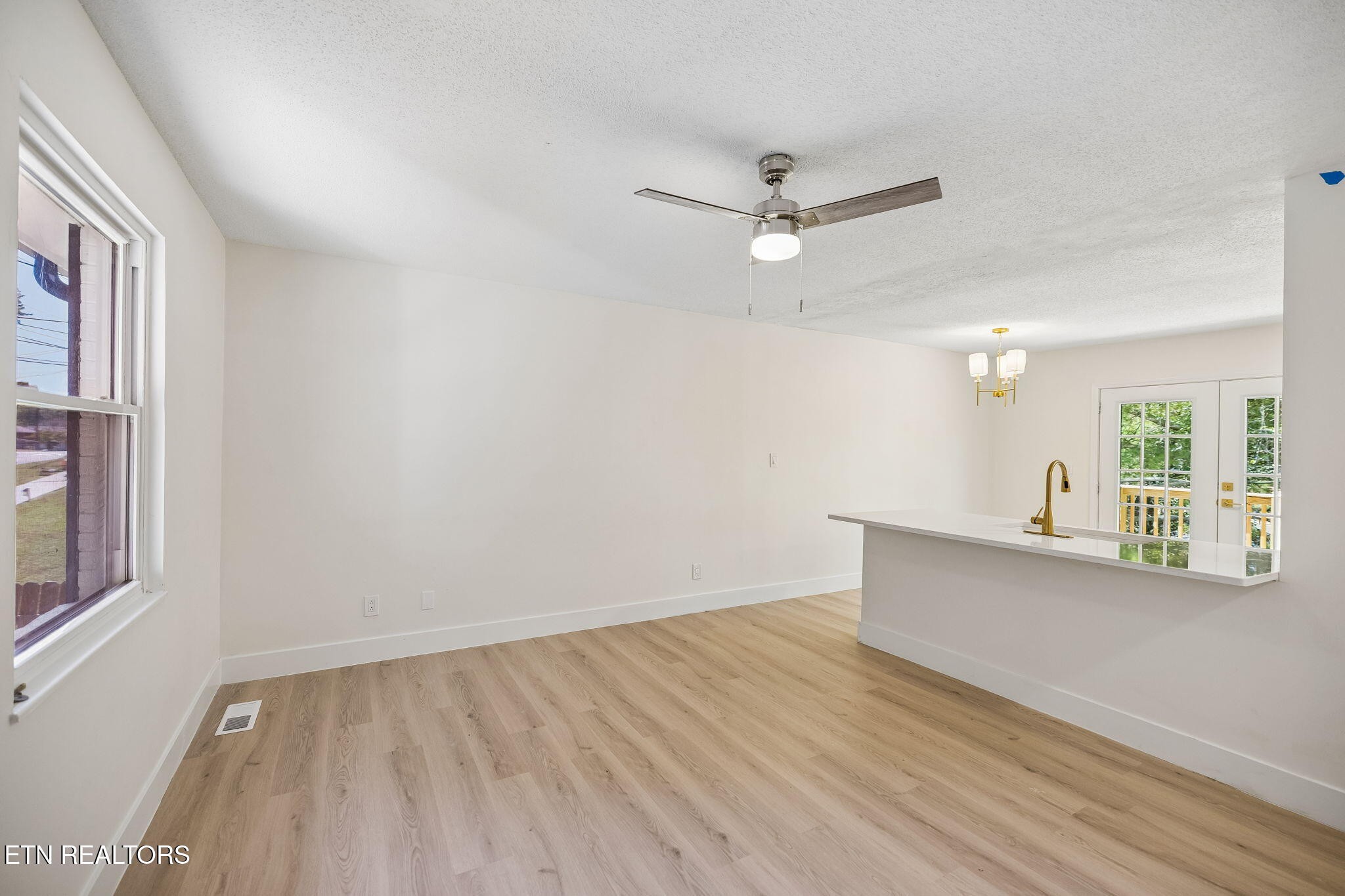 6409 Shrewsbury Drive Property Photo 10