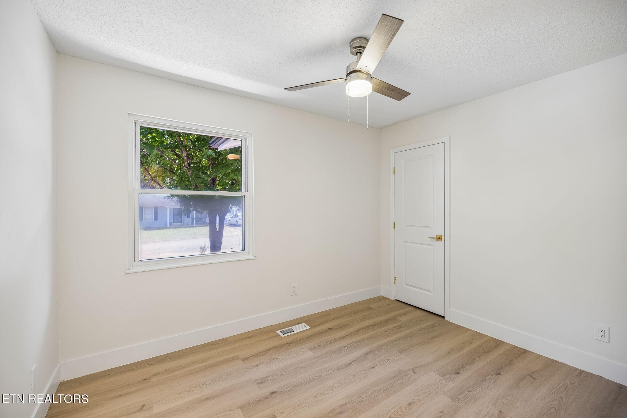 6409 Shrewsbury Drive Property Photo 14