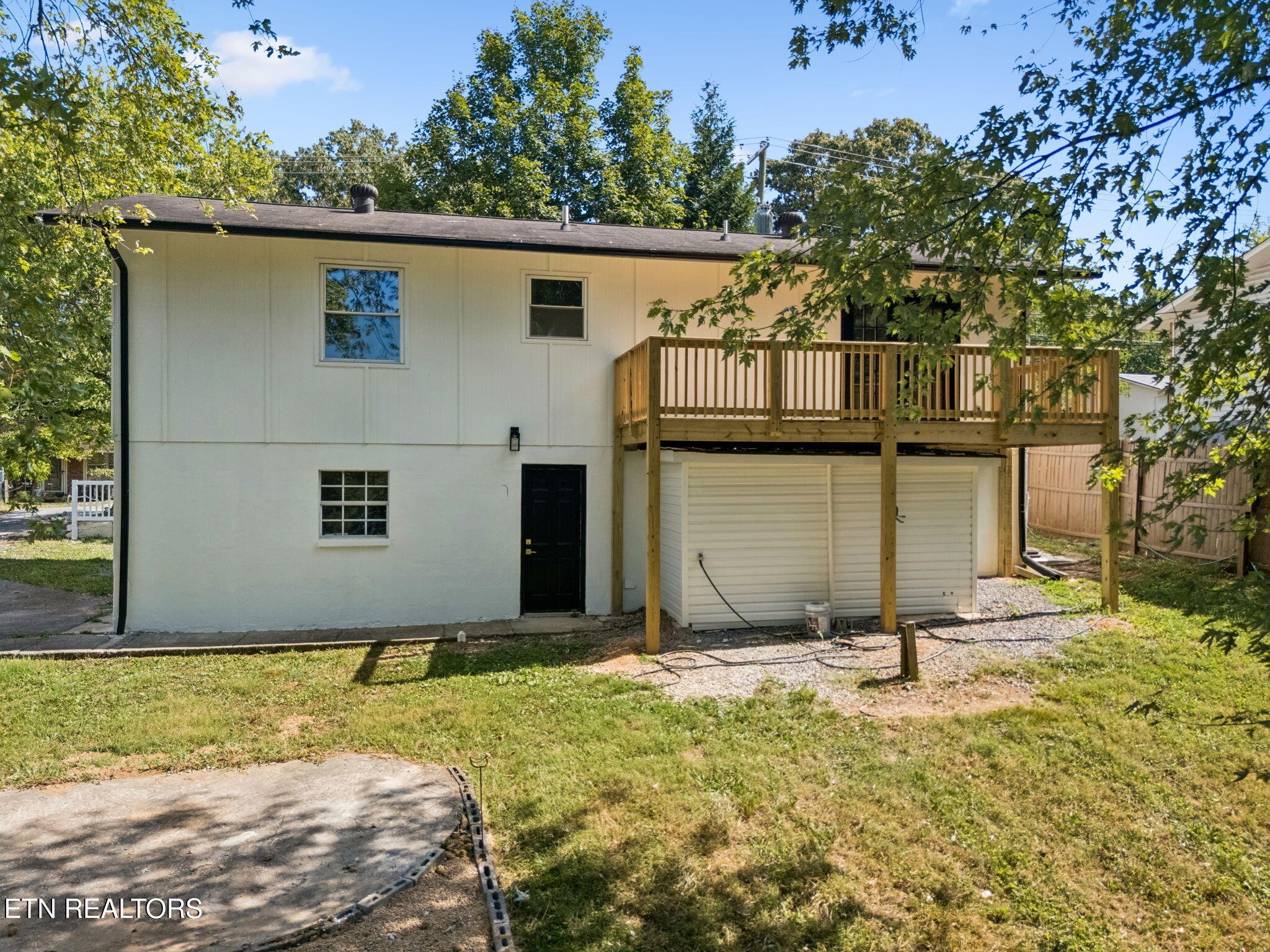 6409 Shrewsbury Drive Property Photo 30