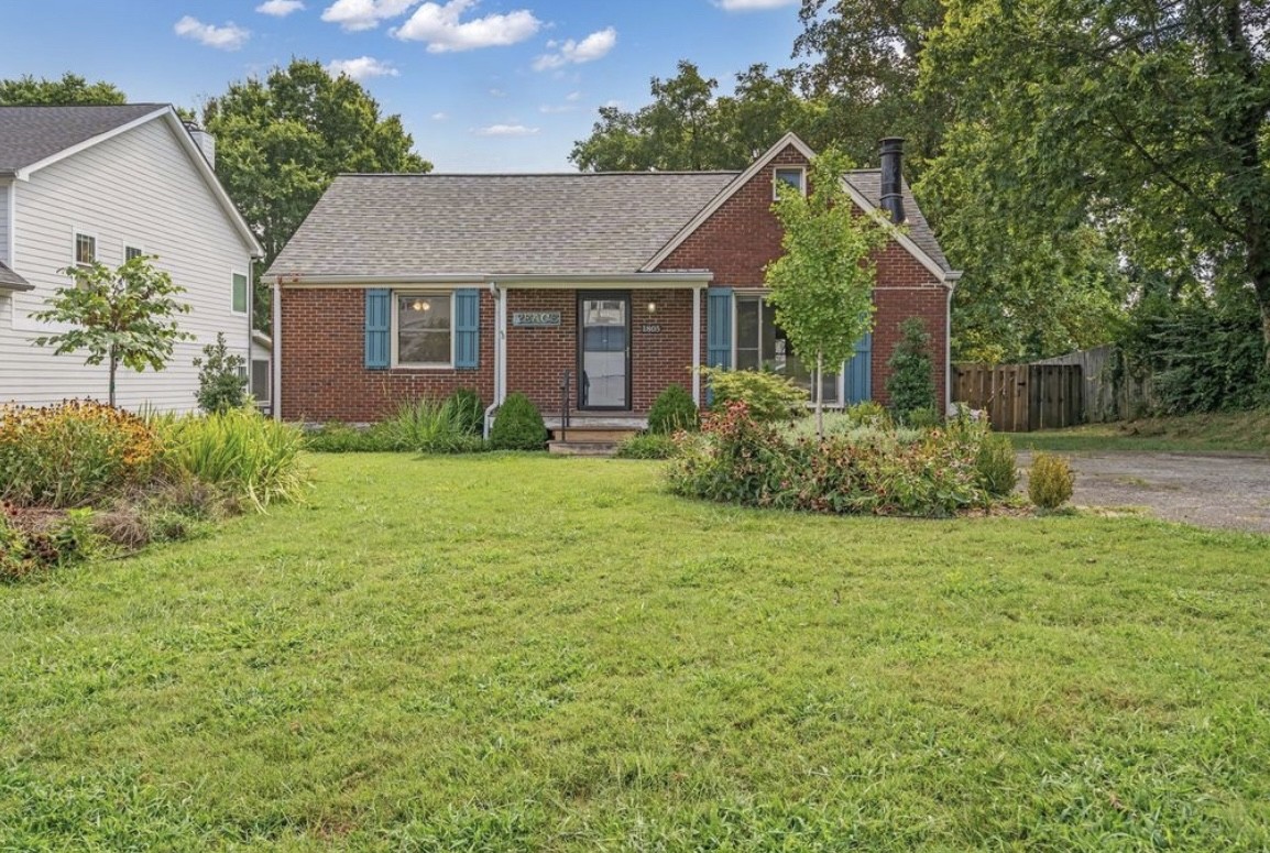 1805 Sherwood Ln Property Photo 1