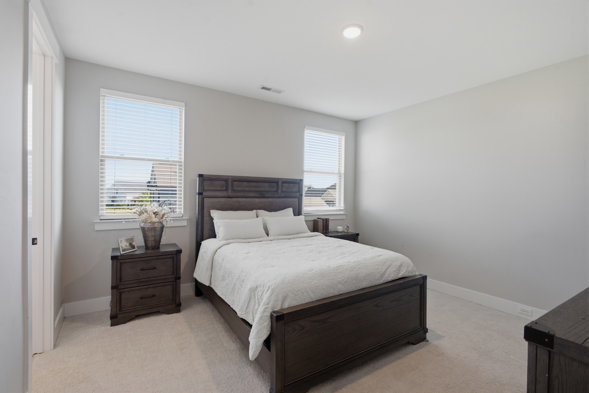 5642 Eaglemont Dr Property Photo 28