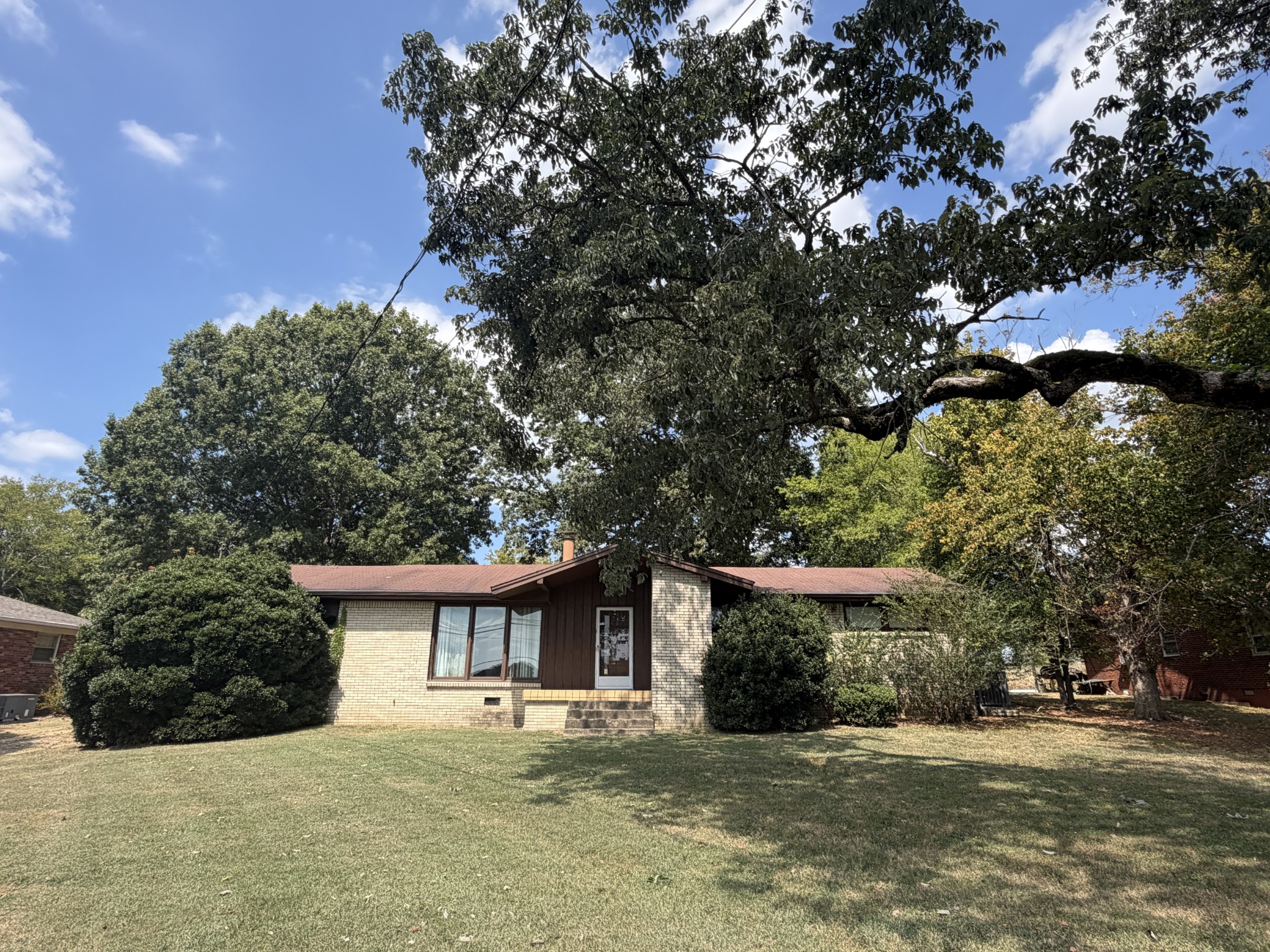 10555 Lebanon Rd Property Photo 1