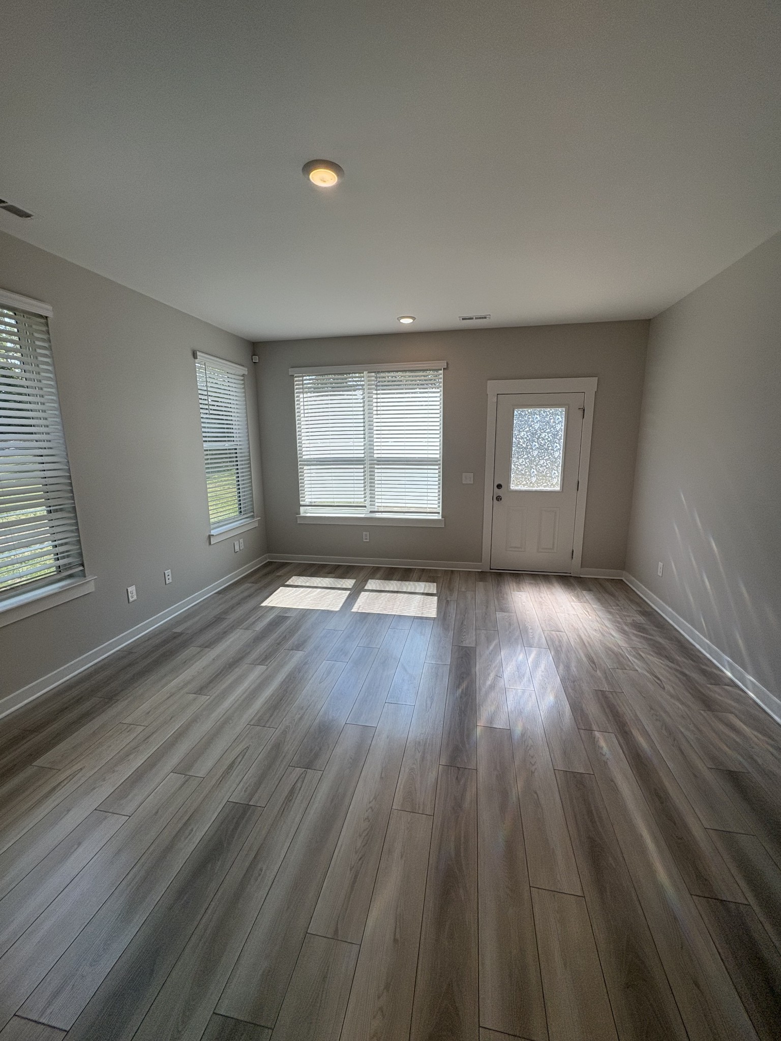 5041 Percival Dr Property Photo 4