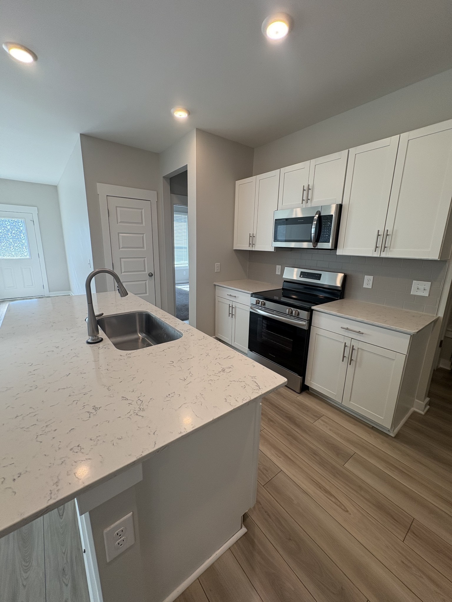 5041 Percival Dr Property Photo 8