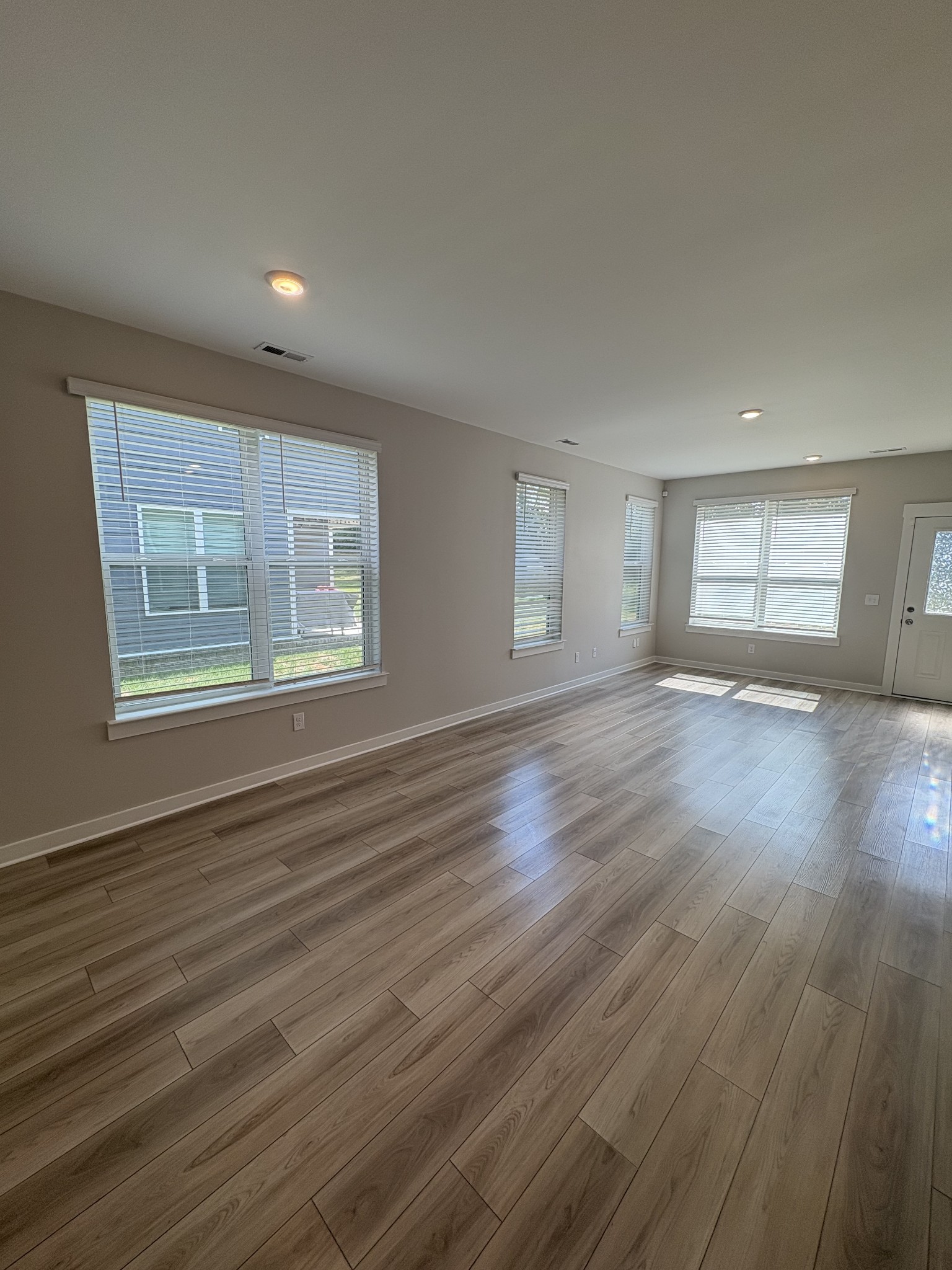 5041 Percival Dr Property Photo 10