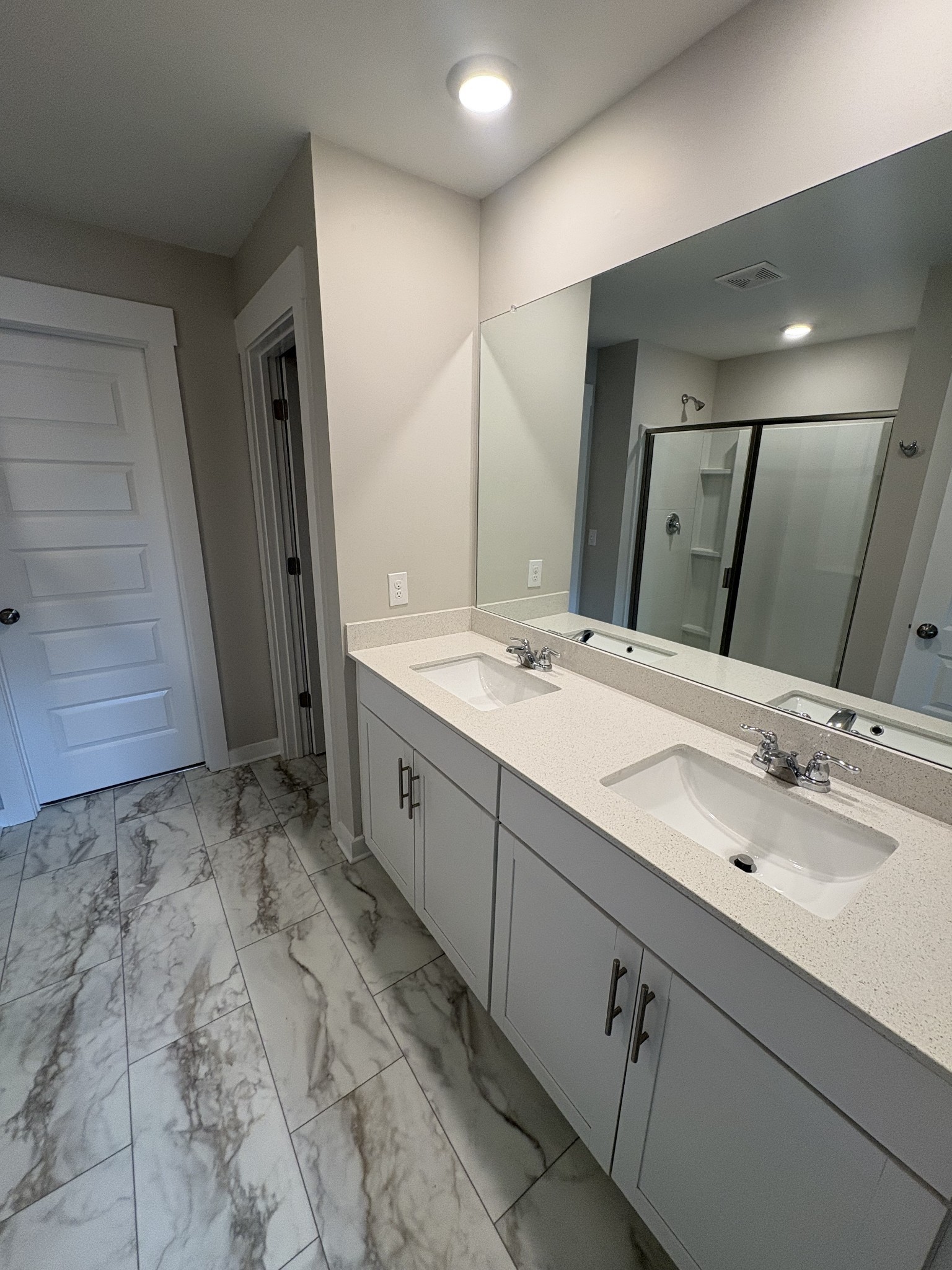 5041 Percival Dr Property Photo 13