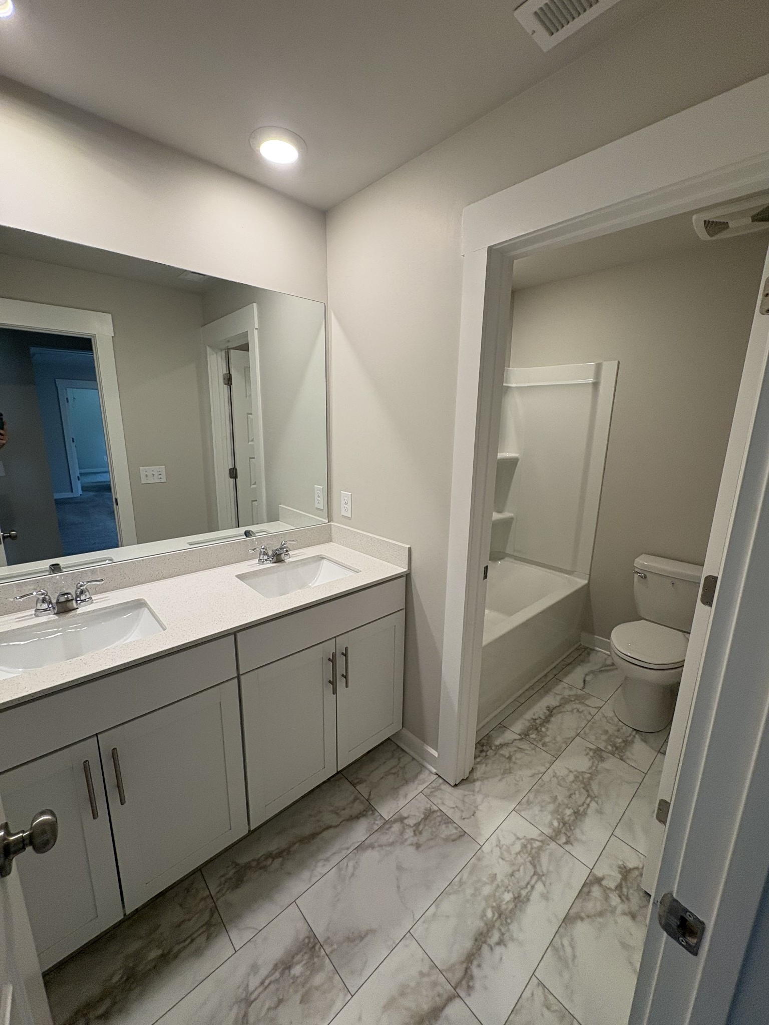 5041 Percival Dr Property Photo 21