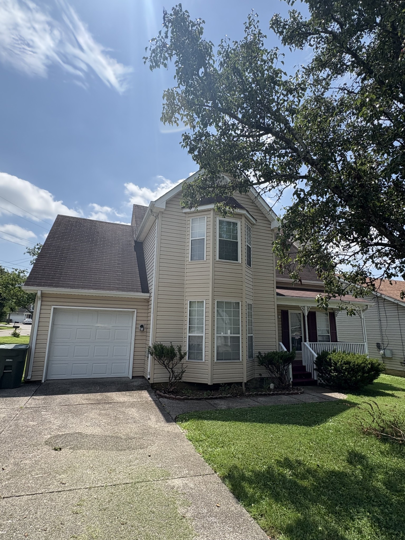 826 Neelys Chase Dr Property Photo 1