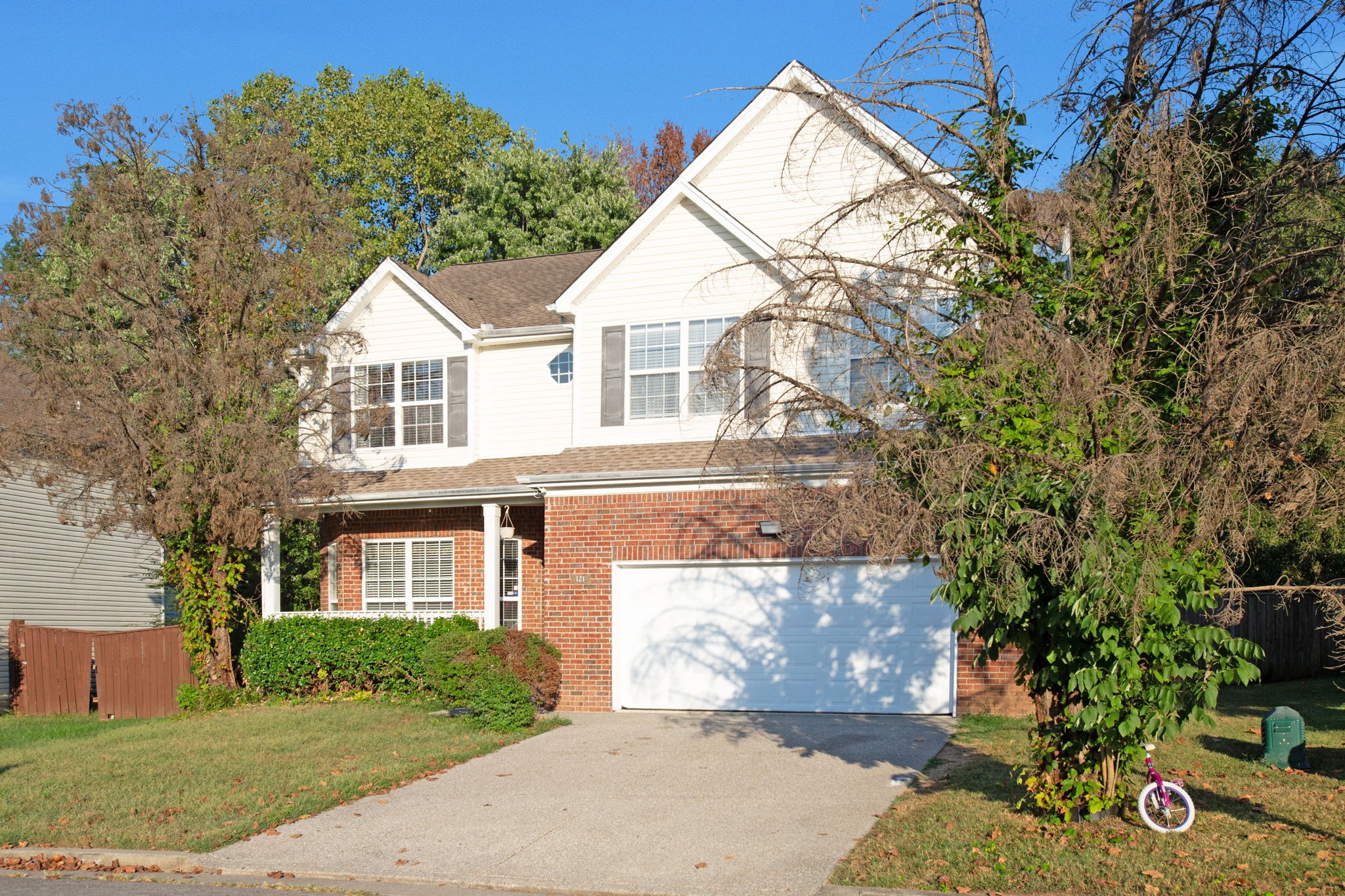 121 Claybrook Ln Property Photo 3