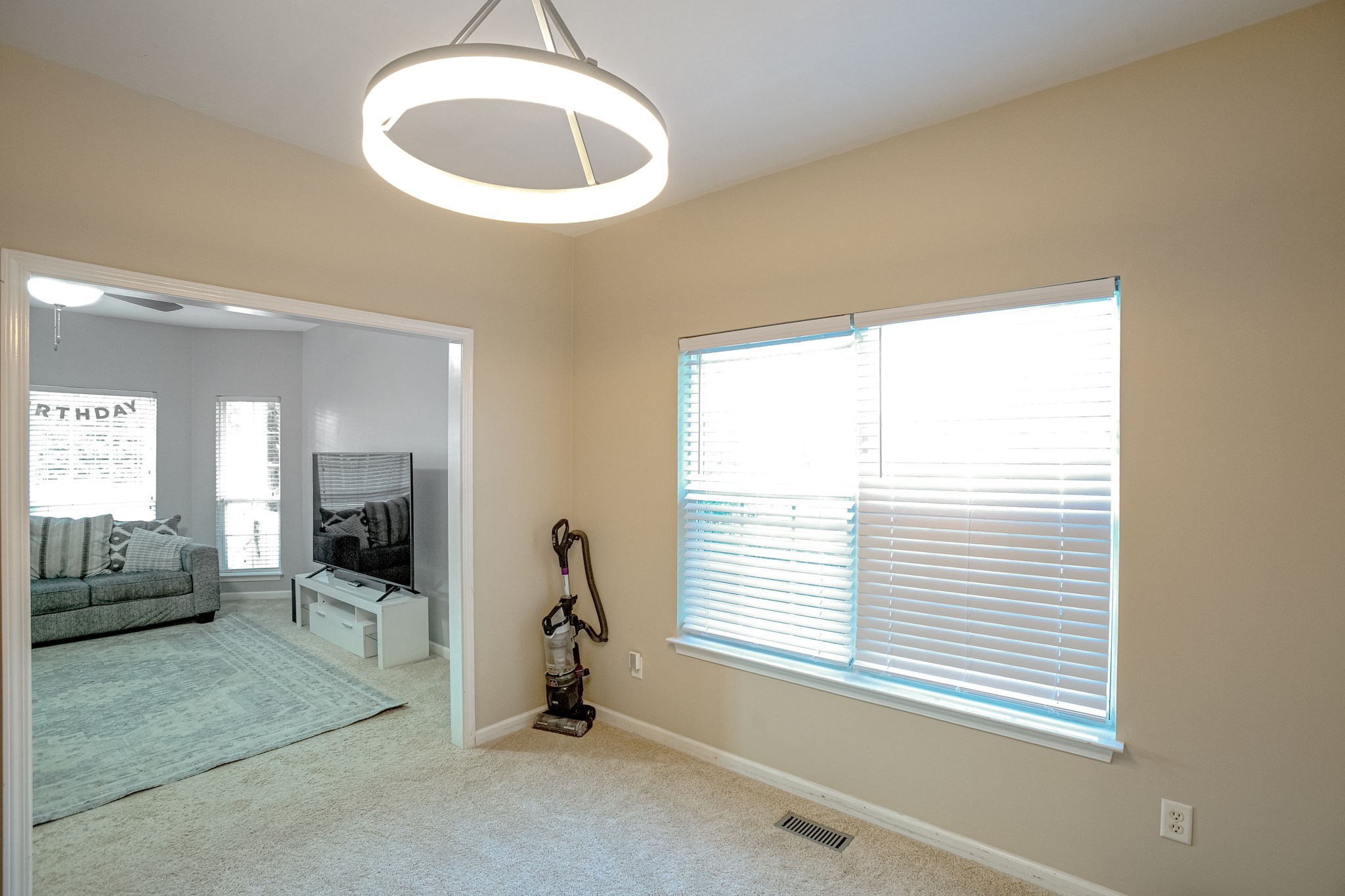 121 Claybrook Ln Property Photo 6