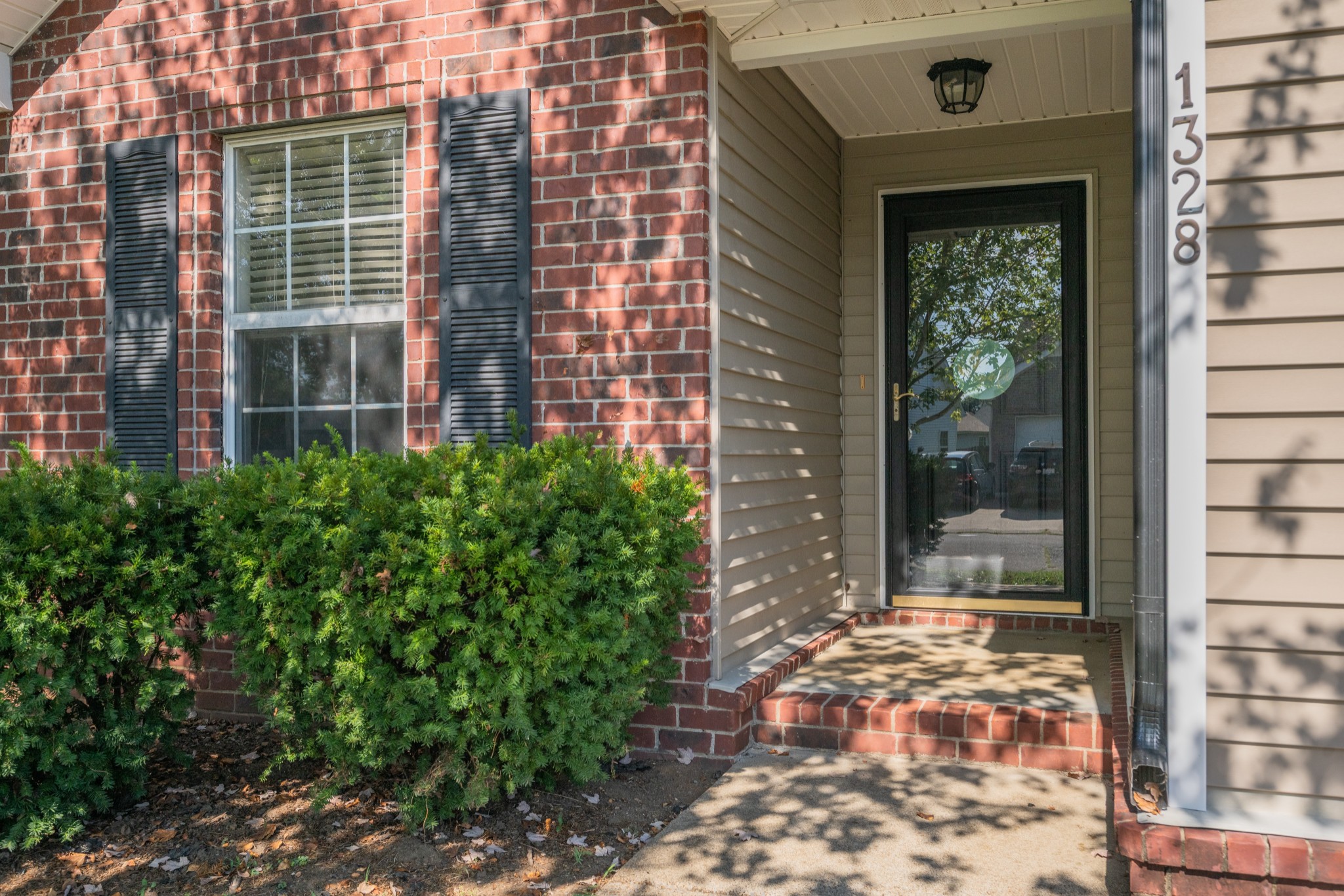 1328 Macduff Dr Property Photo 3