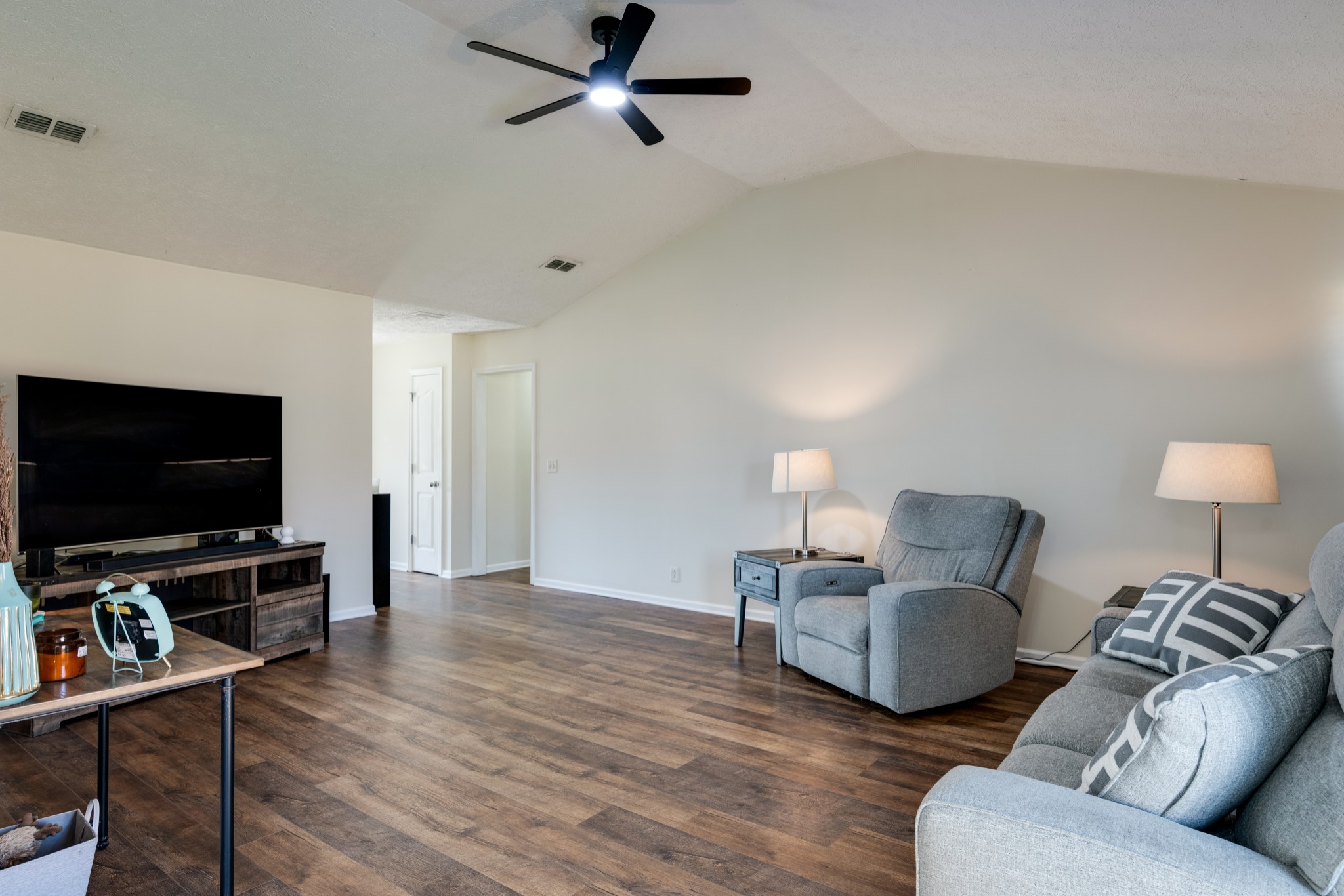 1328 Macduff Dr Property Photo 8
