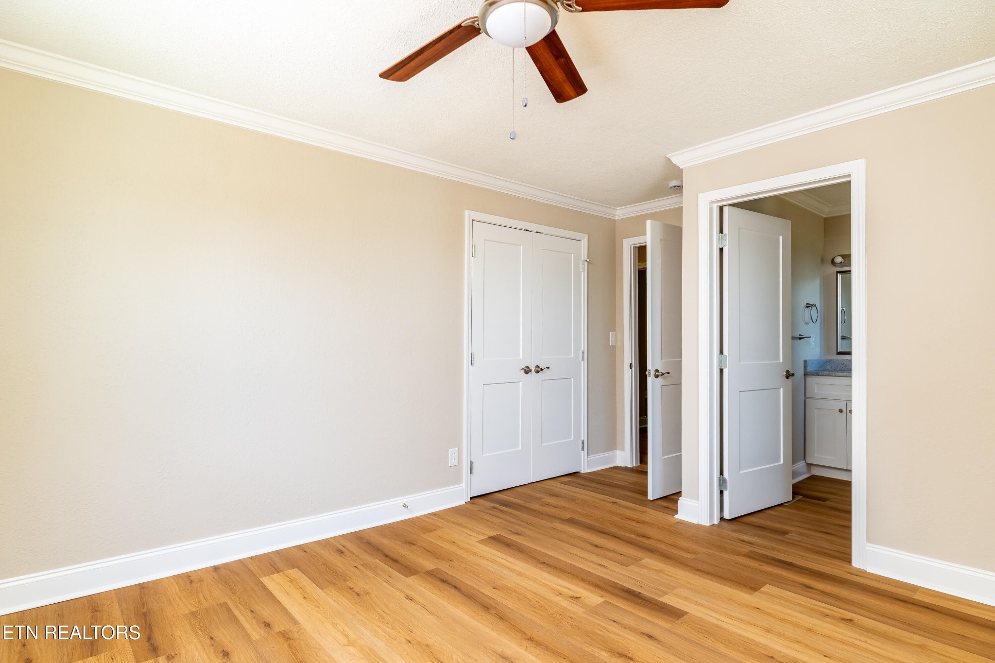 700 Lakeview Drive Property Photo 15