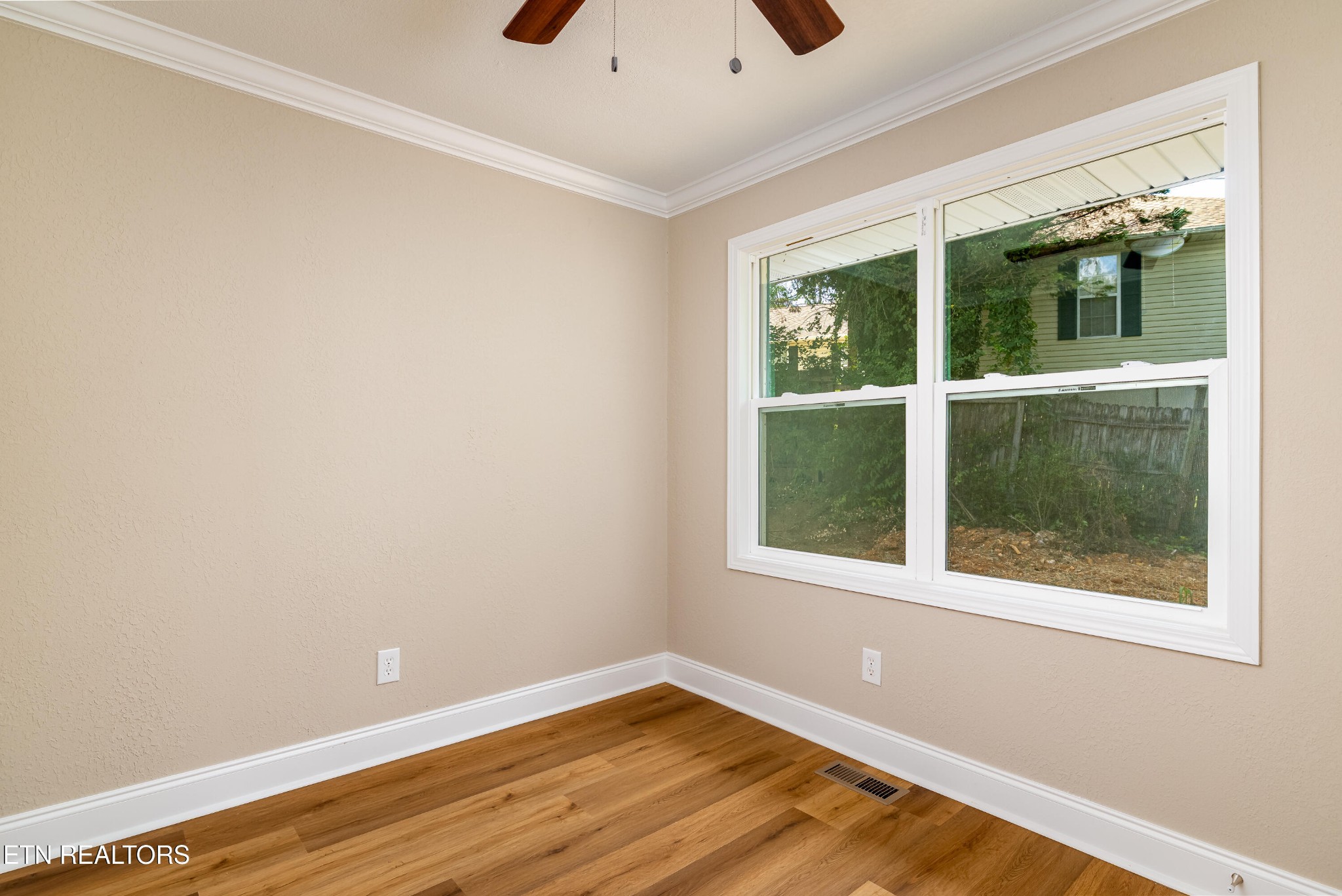 700 Lakeview Drive Property Photo 25