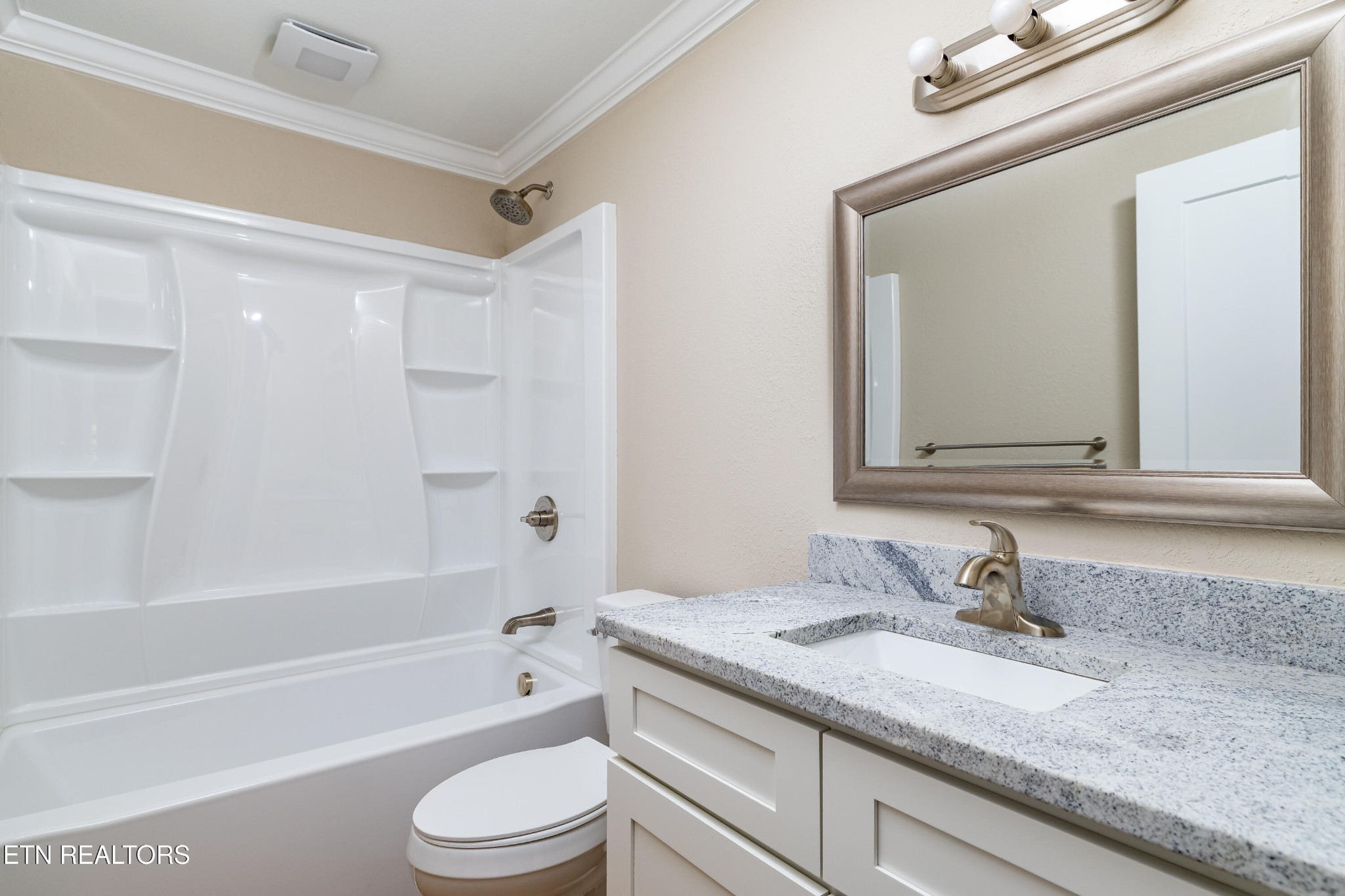 700 Lakeview Drive Property Photo 27