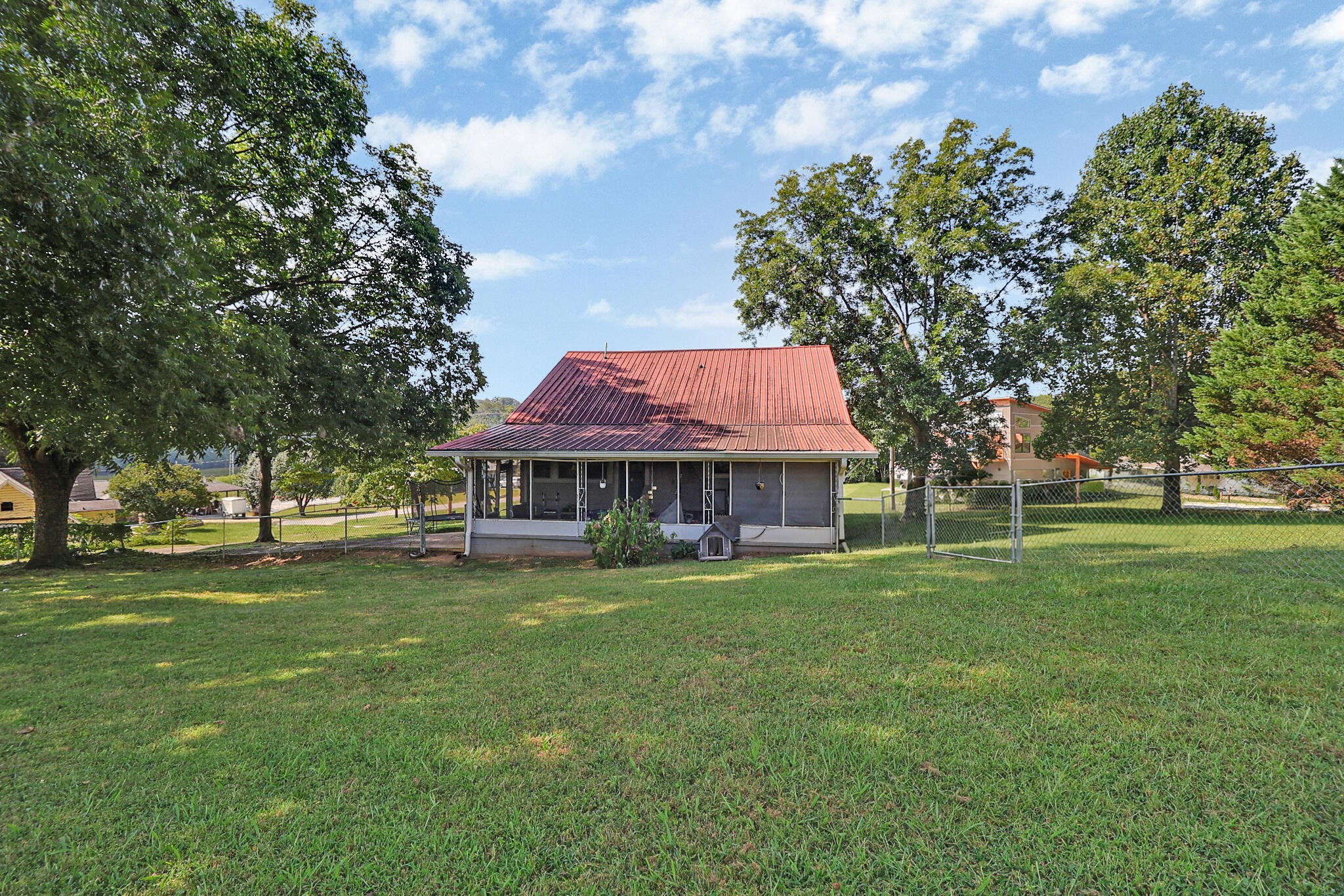 122 Cross Avenue Property Photo 1