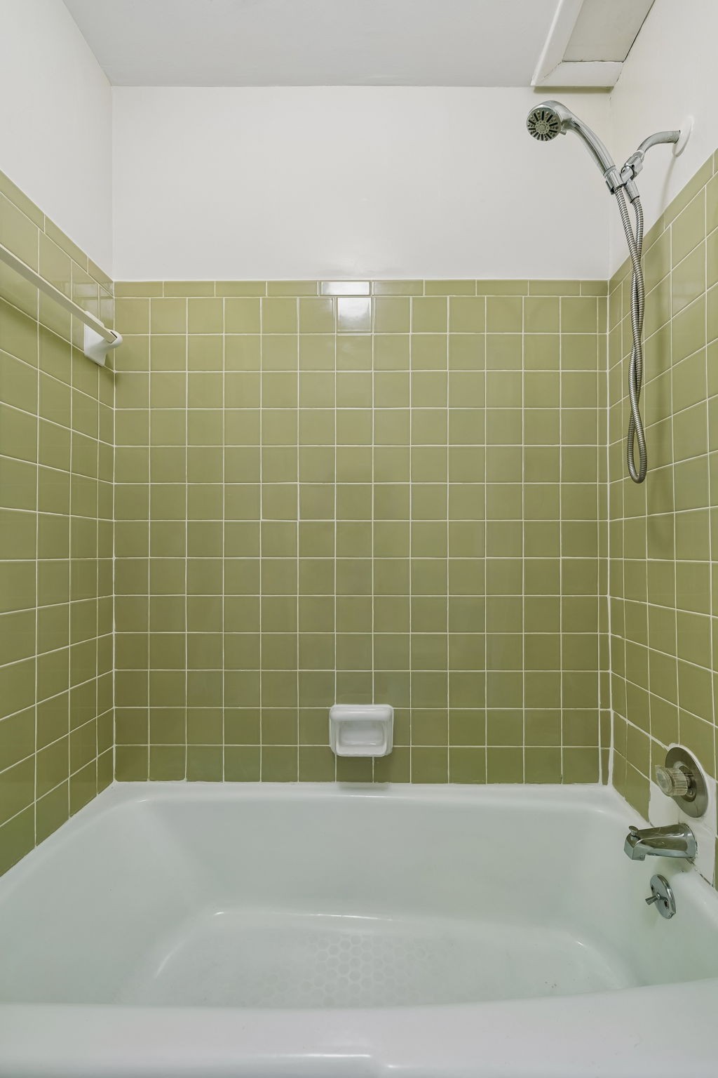420 Walton Ln Property Photo 16