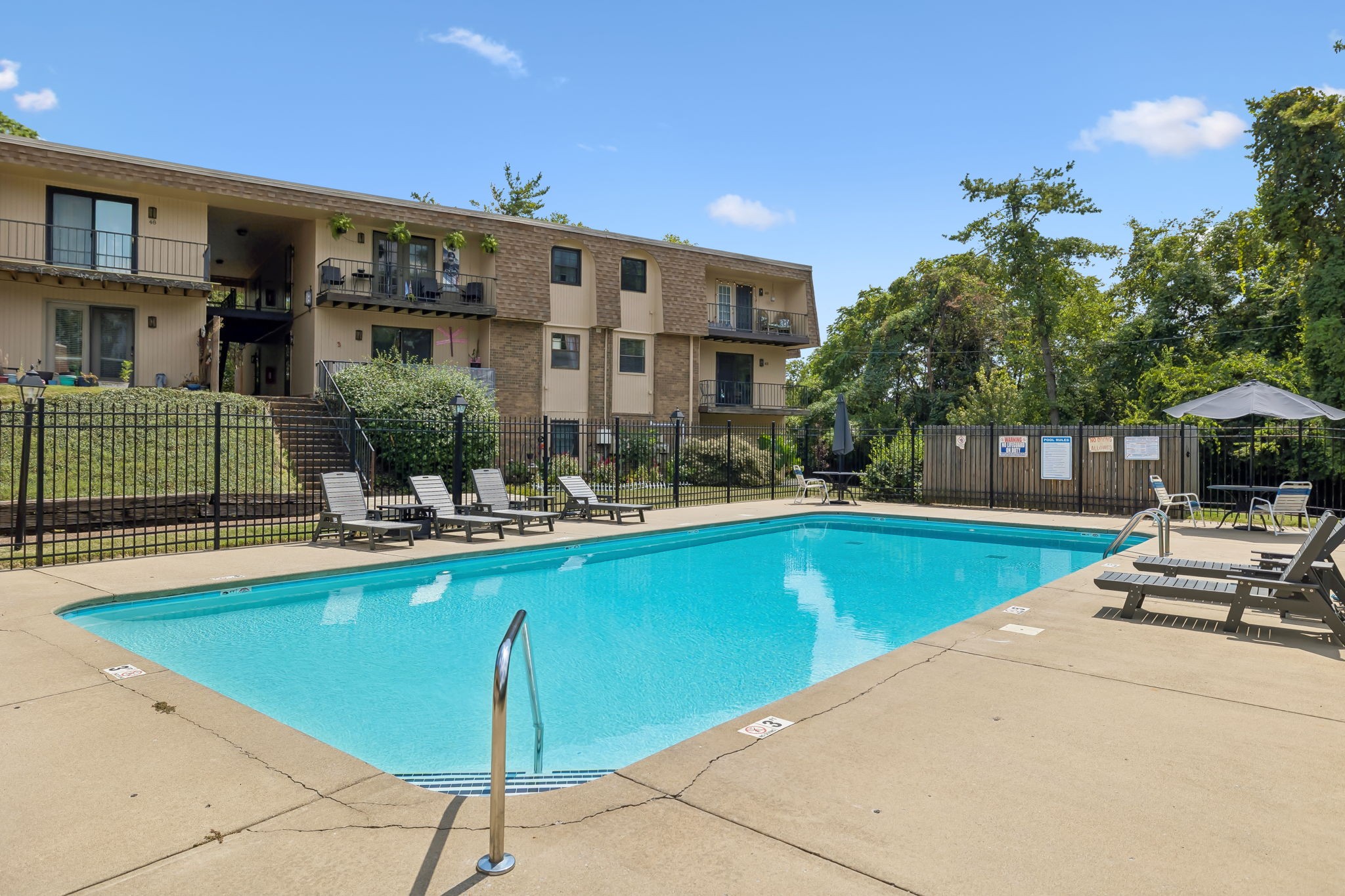 420 Walton Ln Property Photo 18