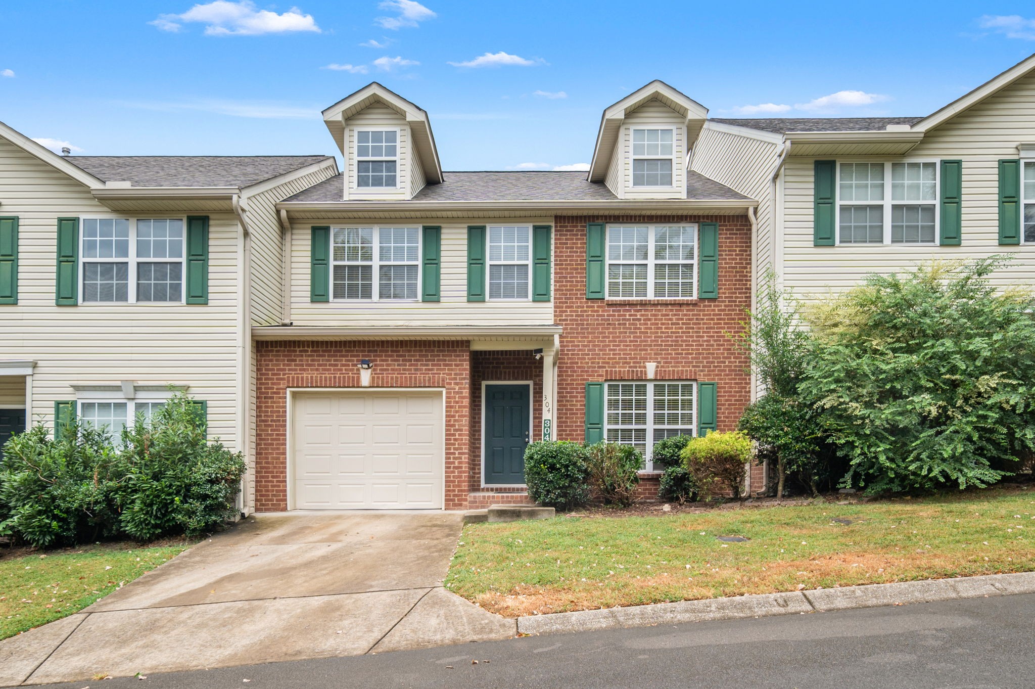 304 Nashboro Greens Way Property Photo 1